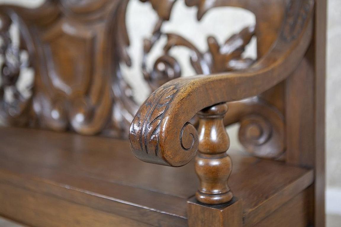 Elaborately Carved Oak Bench from the Early 20th Century 6