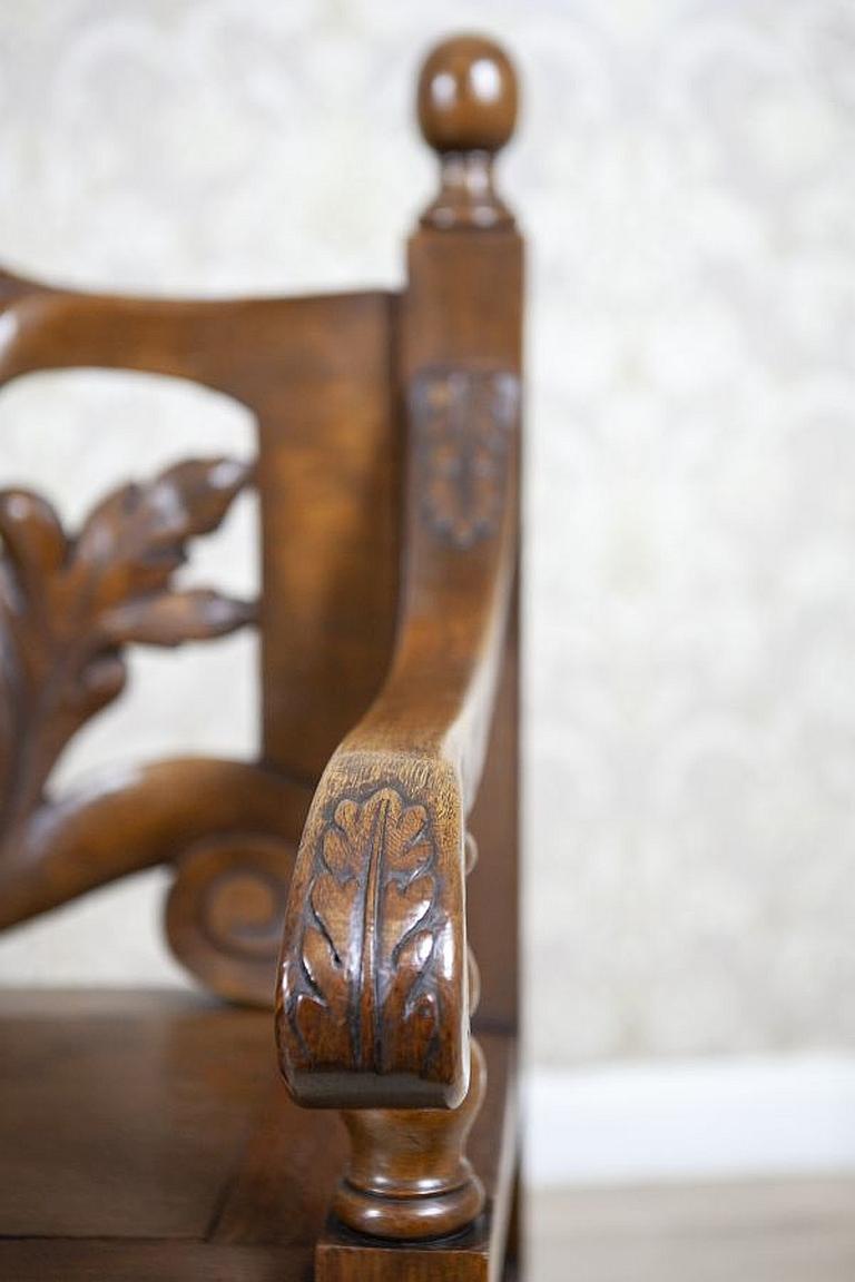 Elaborately Carved Oak Bench from the Early 20th Century 4
