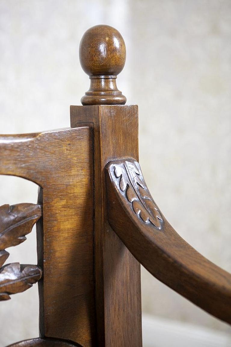 Elaborately Carved Oak Bench from the Early 20th Century 5