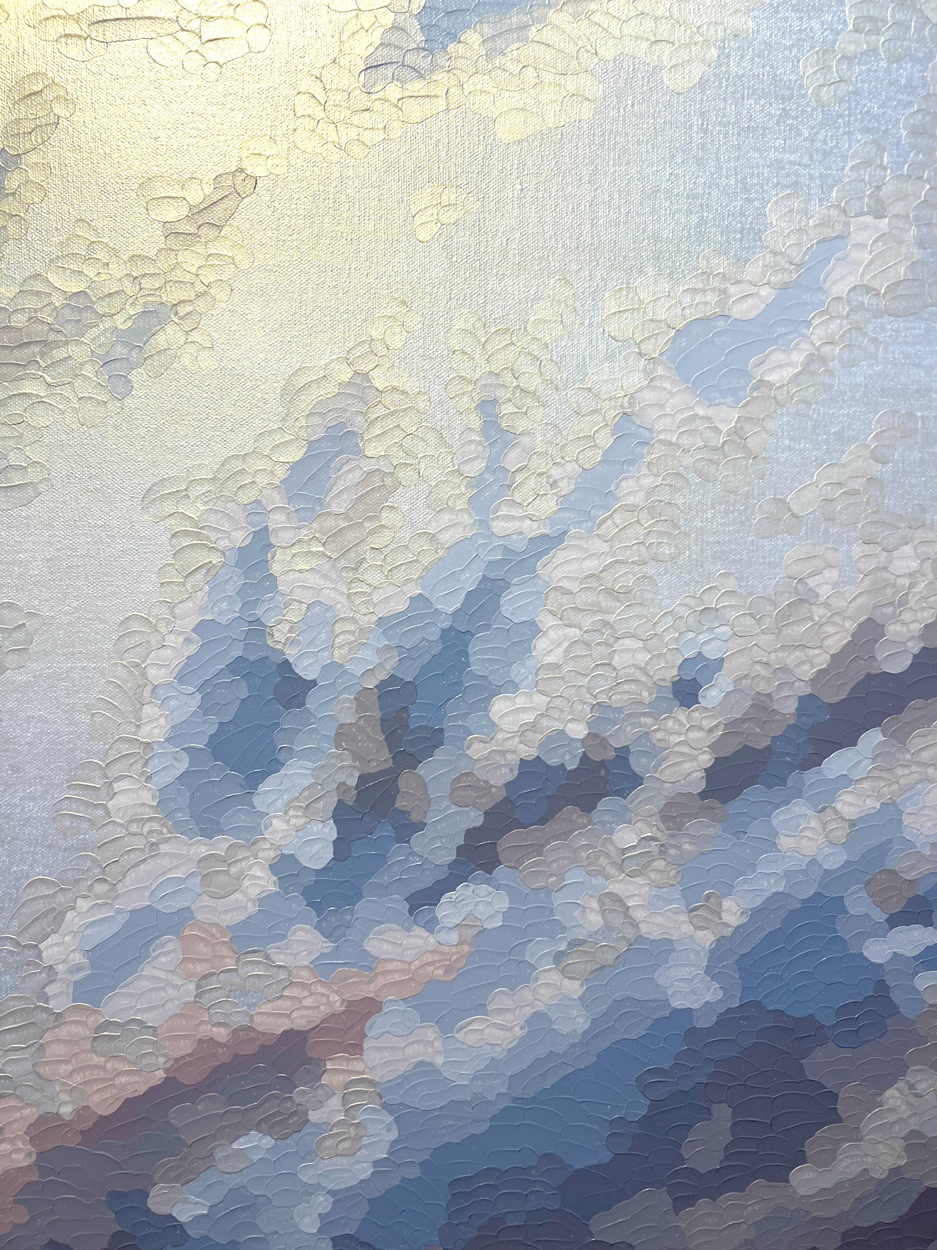 ¡Cambia con la luz de la habitación! En sus composiciones semiabstractas, los fondos metálicos reflectantes de pintura acrílica plateada, dorada y azul representan la luz del sol y ofrecen un relajante contraste visual con las meticulosas y rítmicas