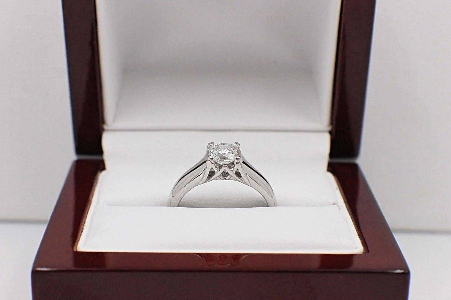 Women's Elara Radiant Diamond Engagement Solitaire Ring 0.71 Carat I VVS1 in Platinum