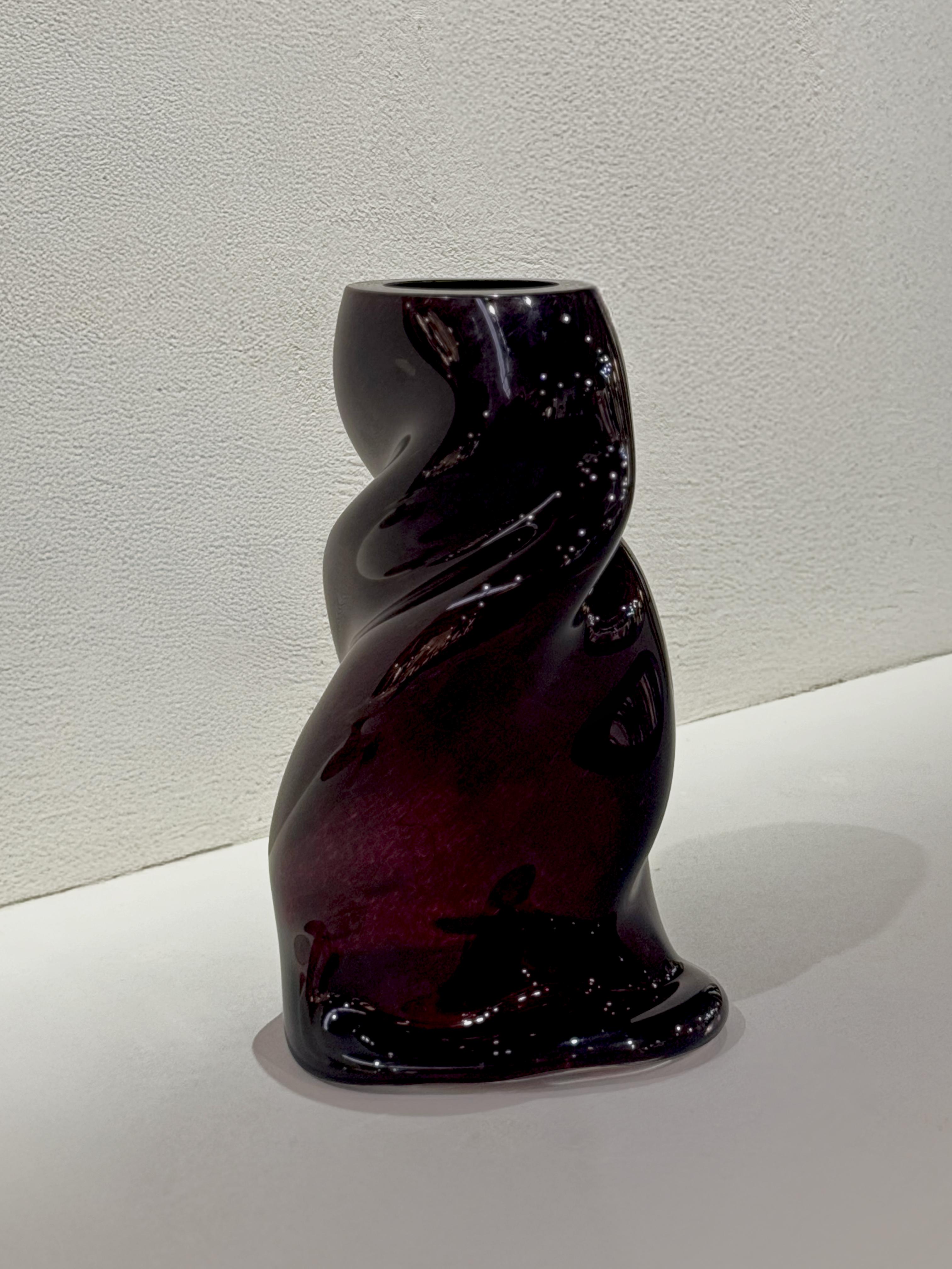 Hand-Crafted Elare Vase V For Sale