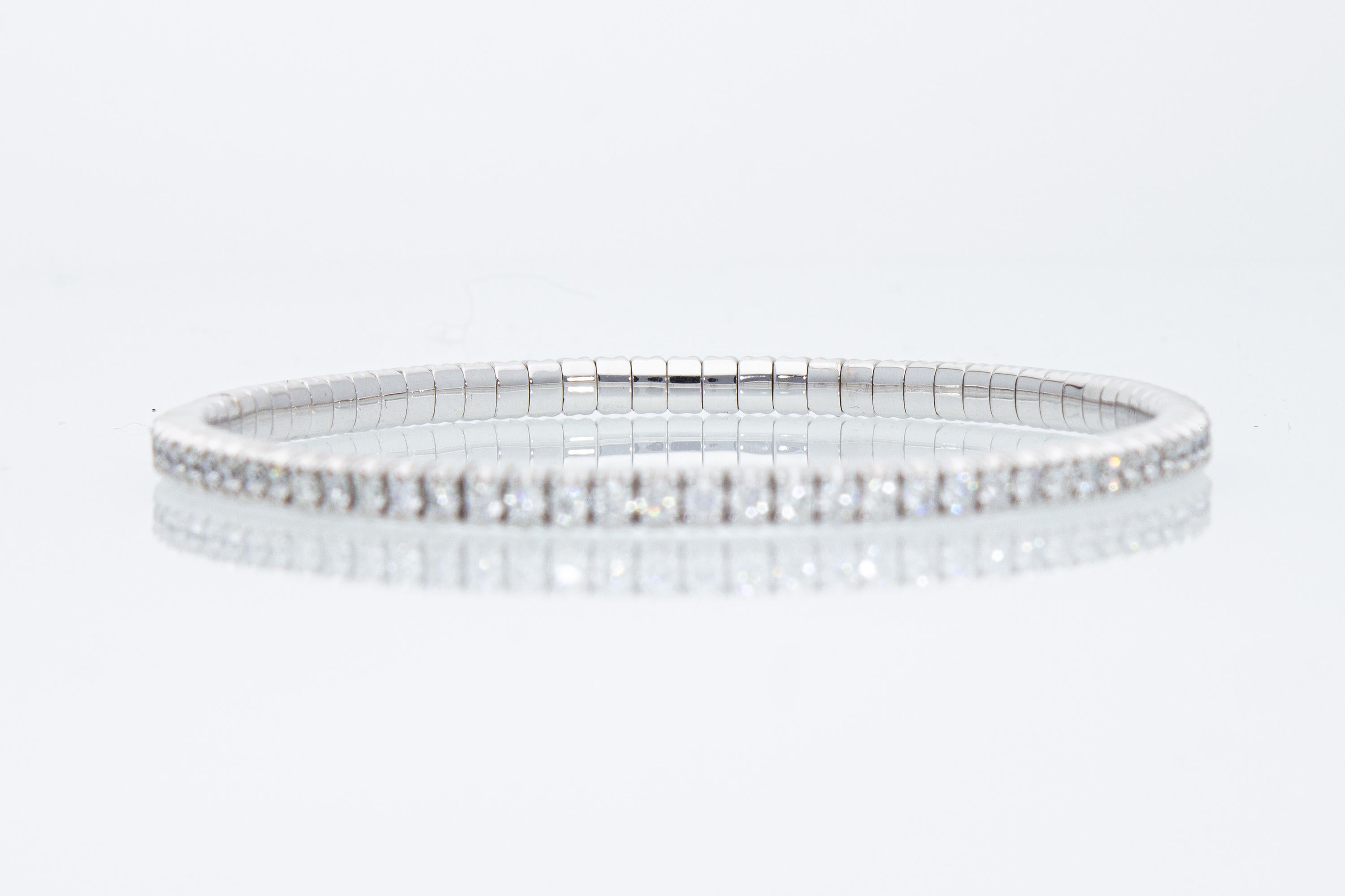 Modern Elastic Bracelet with 2.85 ct of Diamonds, 18 Kt White Gold Bracelet For Sale