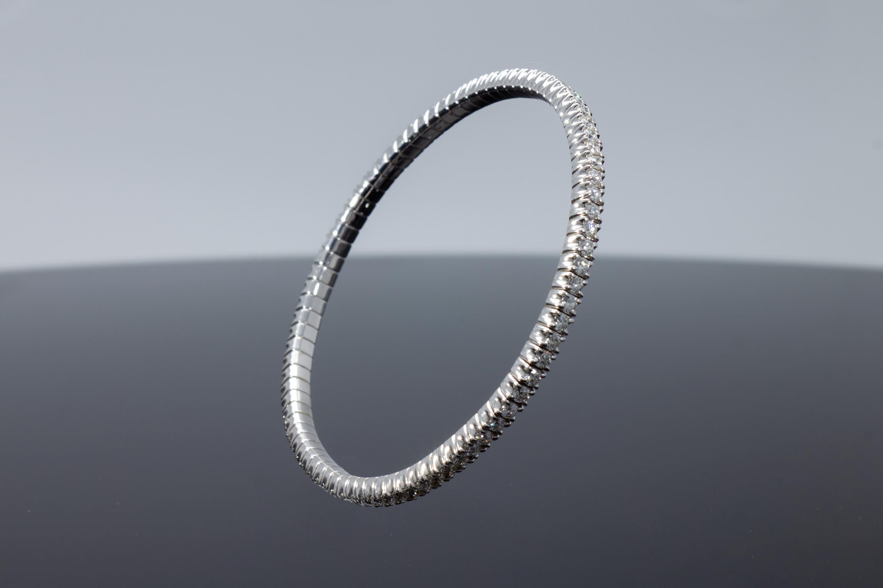 Elastic Bracelet with 2.85 ct of Diamonds, 18 Kt White Gold Bracelet In New Condition For Sale In Rome, IT