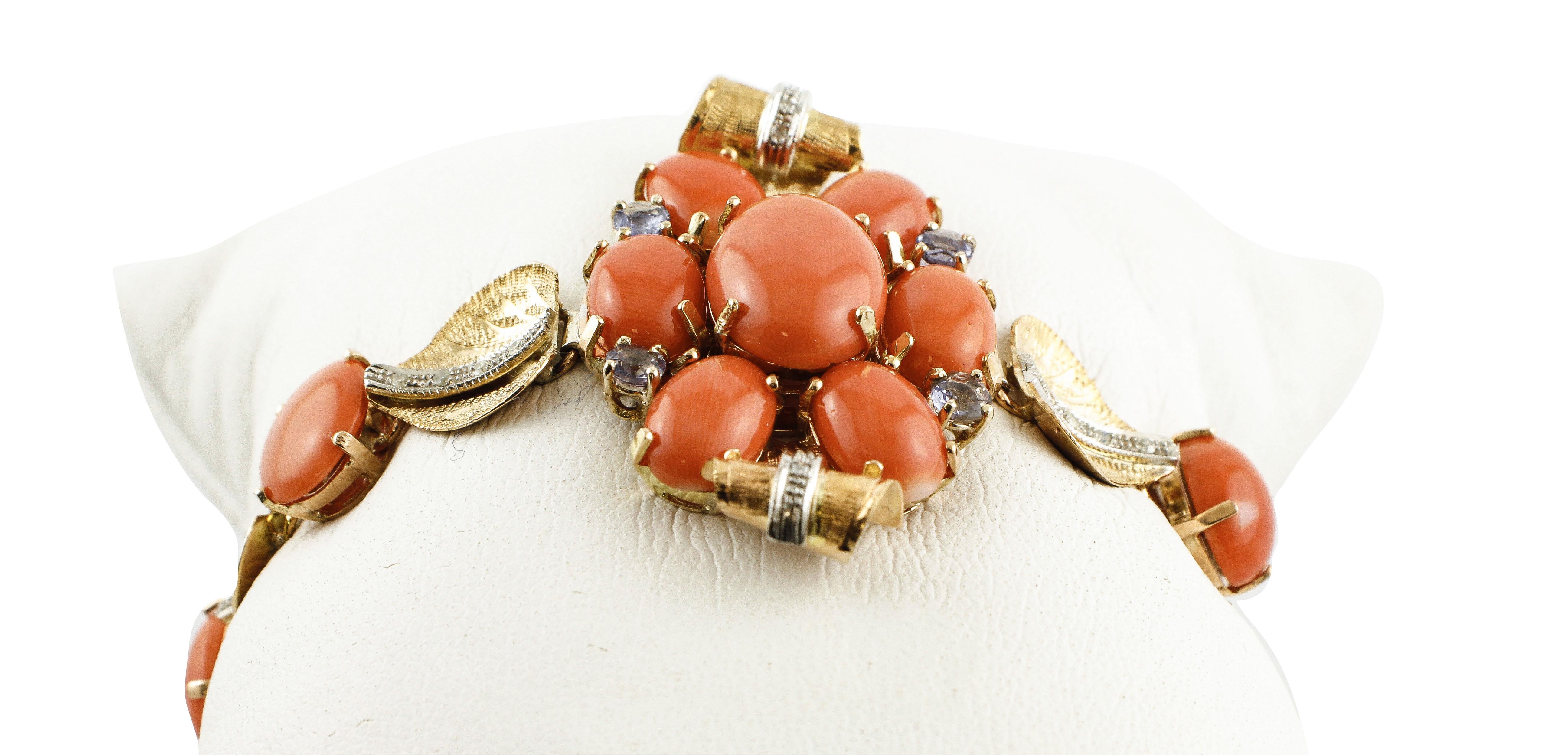 Rétro Bracelet en or rose, corail, diamants et iolite en vente