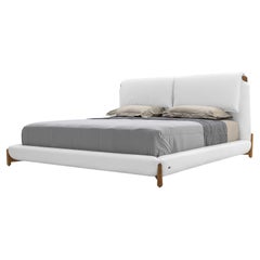 Anpassbares Teakholzbett in King Size mit weißer Stoffpolsterung, Elbow Kollektion