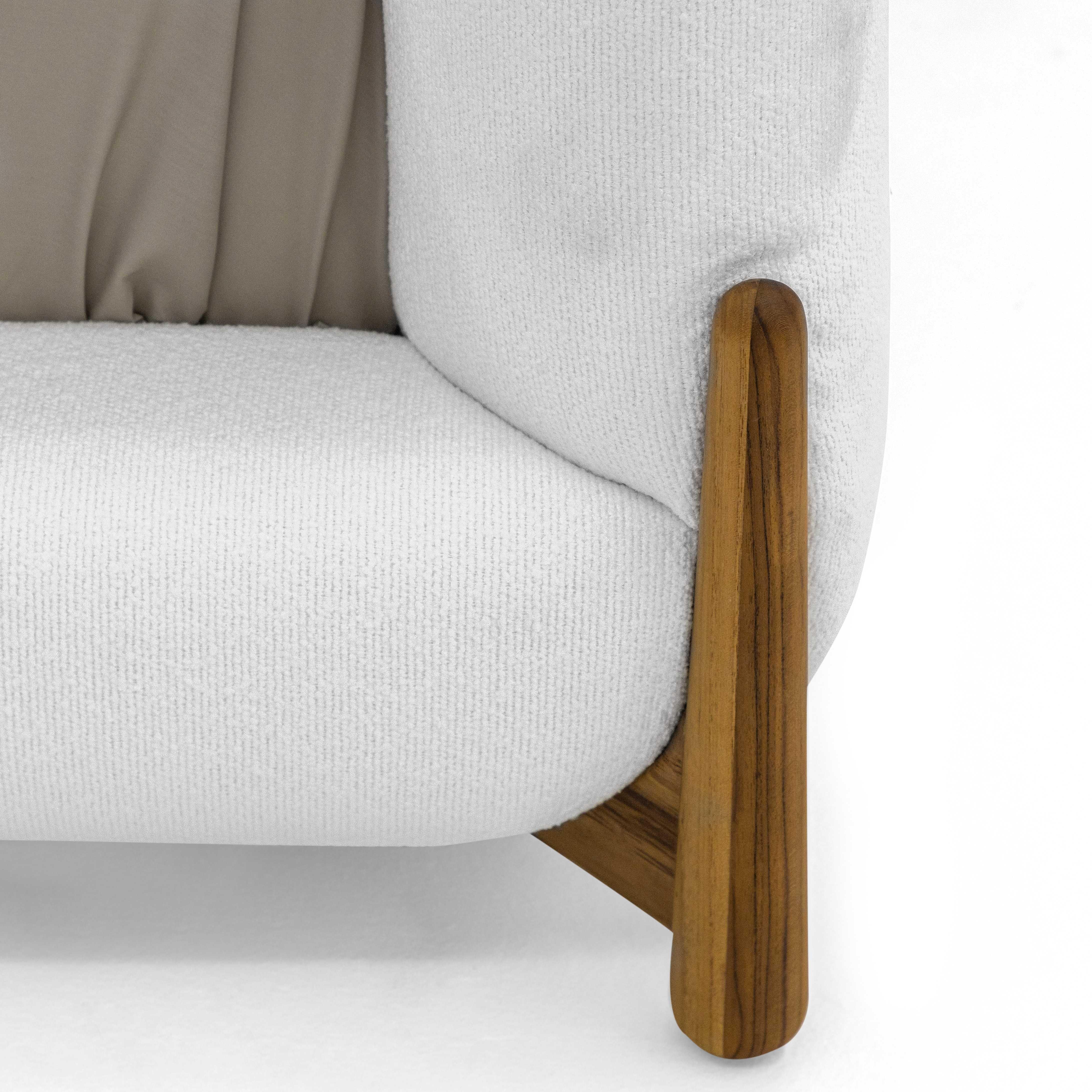 Customizable Queen Teak Bed with White Fabric Upholstery, Elbow Collection In New Condition For Sale In Miami, FL