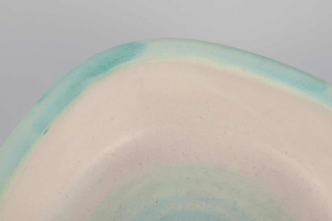 Elchinger, Francia. Due ciotole in ceramica con smalto chiaro. In condizioni ottime in vendita a København, Copenhagen