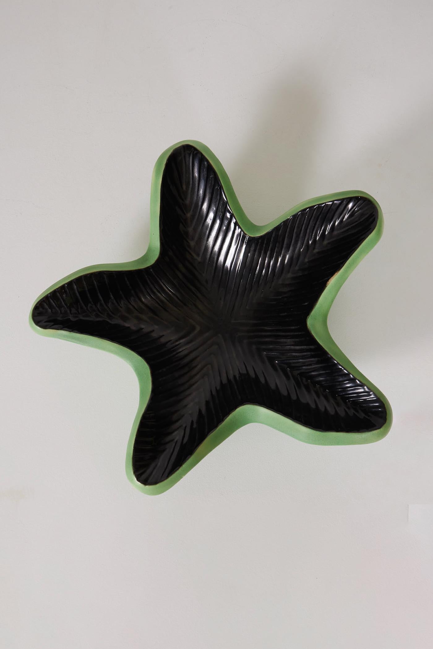 Green and black glazed ceramic catch-all from Maison Elchinger, 1960s. Ceramic in the shape of a starfish in perfect condition.
DV496