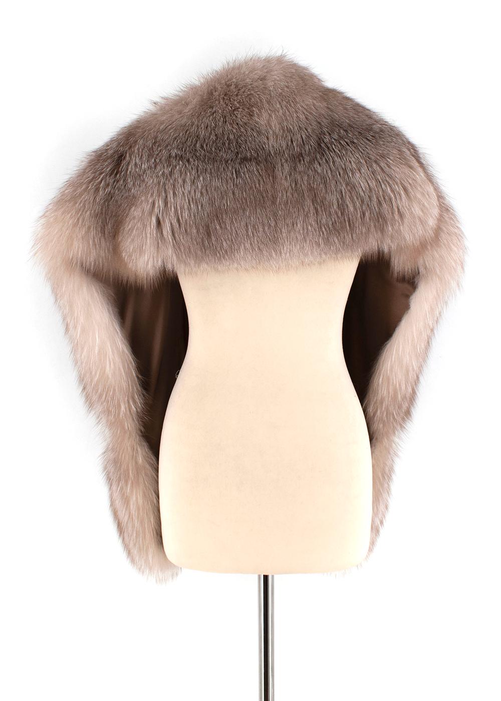 Elcom Beige Fox Fur Wrap Stole  In Excellent Condition For Sale In London, GB