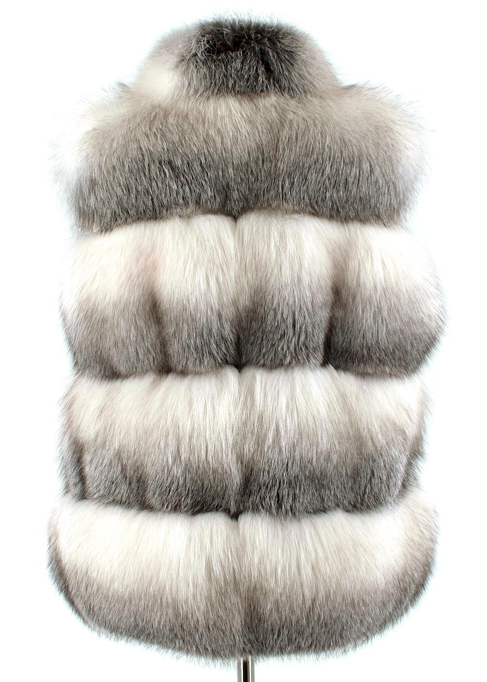 Elcom White and Grey Fox Fur Zipped Gilet - One Size In New Condition In London, GB