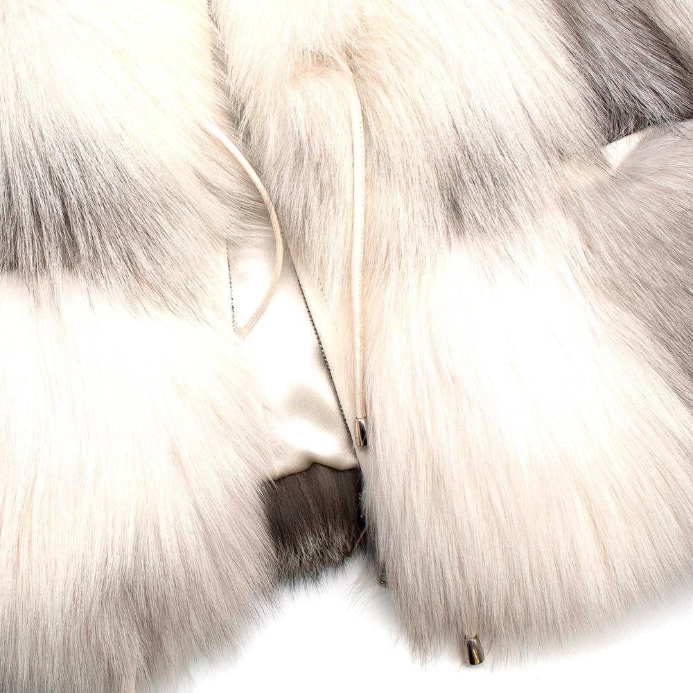 Elcom White and Grey Fox Fur Zipped Gilet - One Size 3