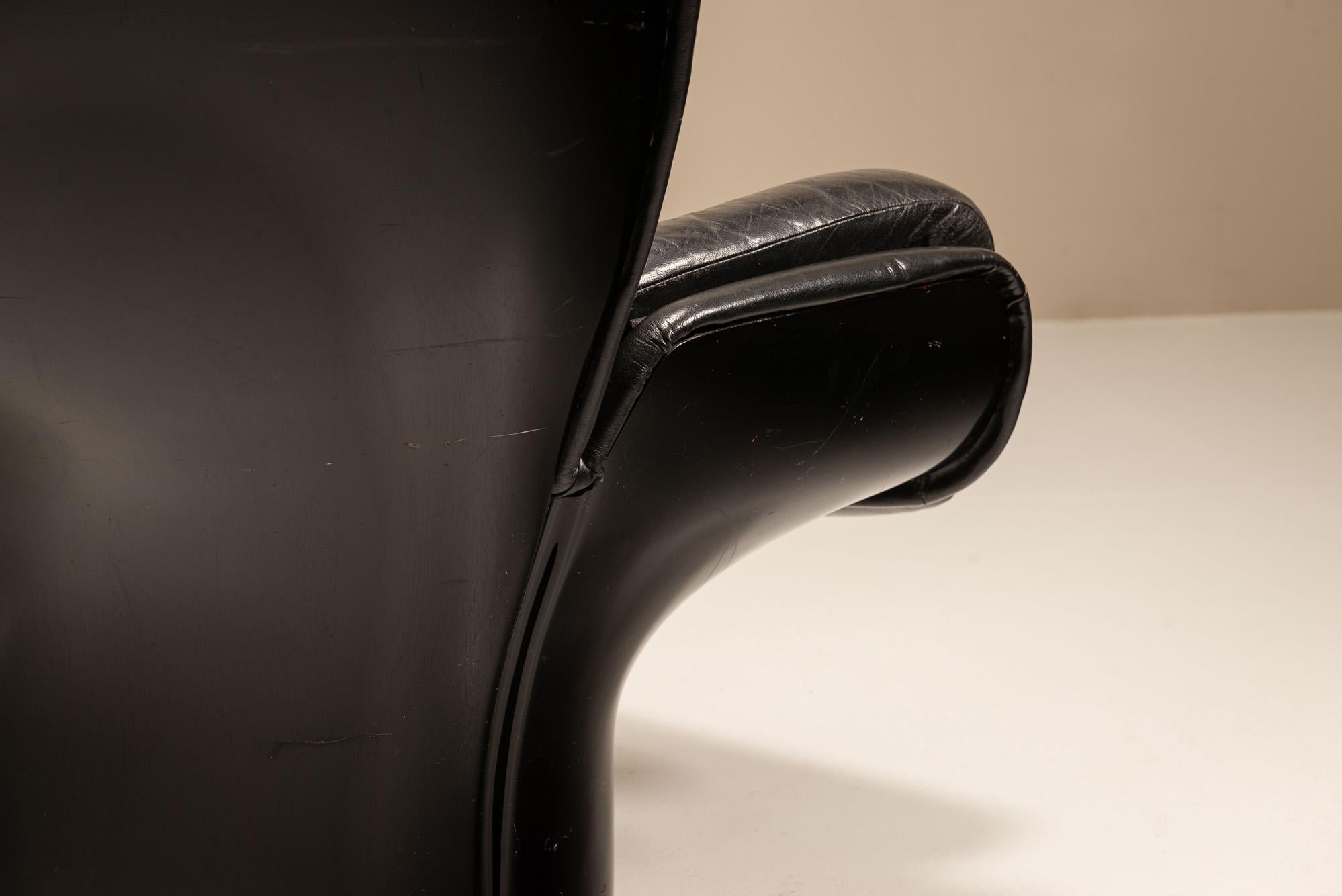 Sedia 'Elda' di Joe Colombo e Pouf Mario Brunu in pelle nera per il massimo comfort in vendita 7