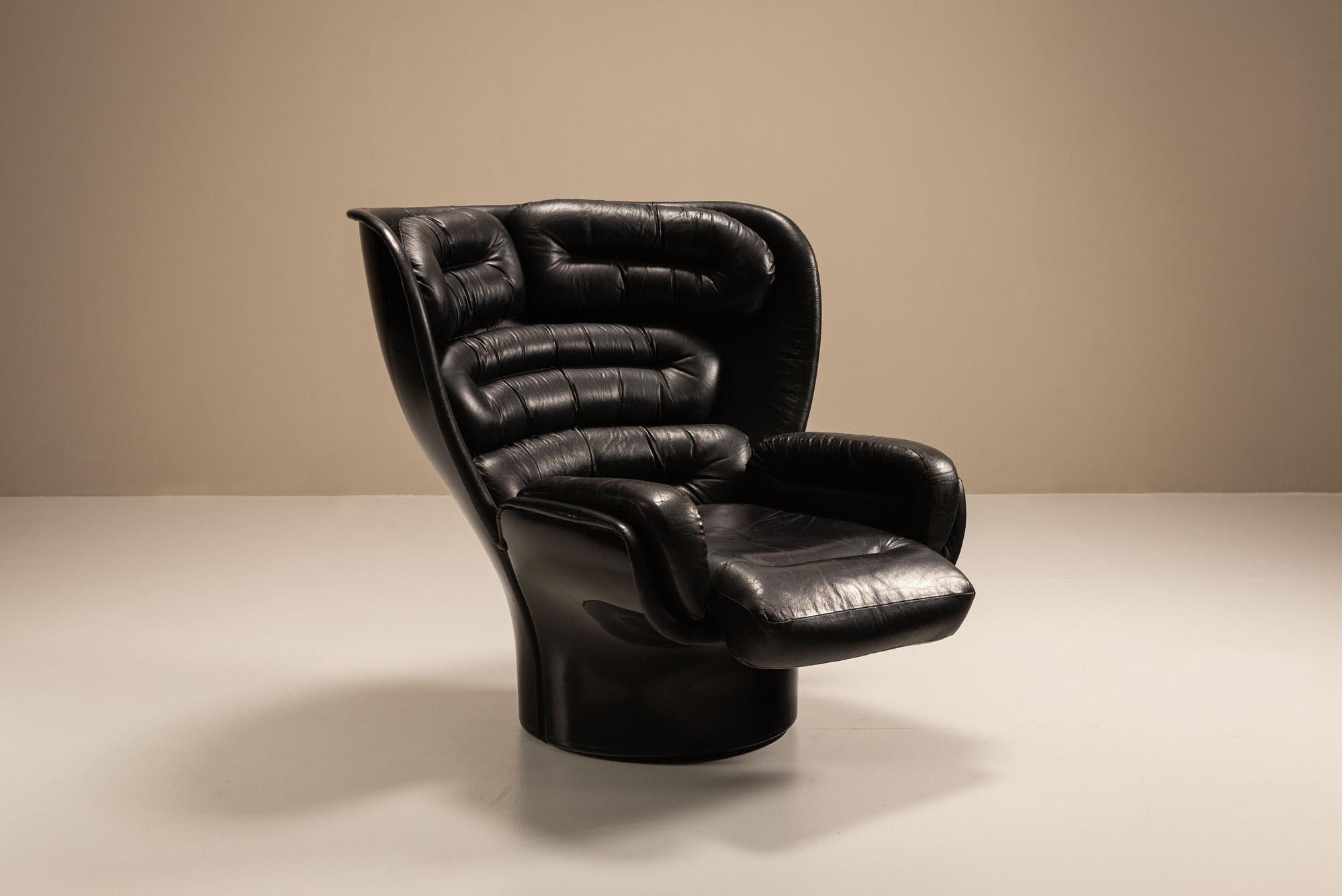 Metà XX secolo Sedia 'Elda' di Joe Colombo e Pouf Mario Brunu in pelle nera per il massimo comfort in vendita