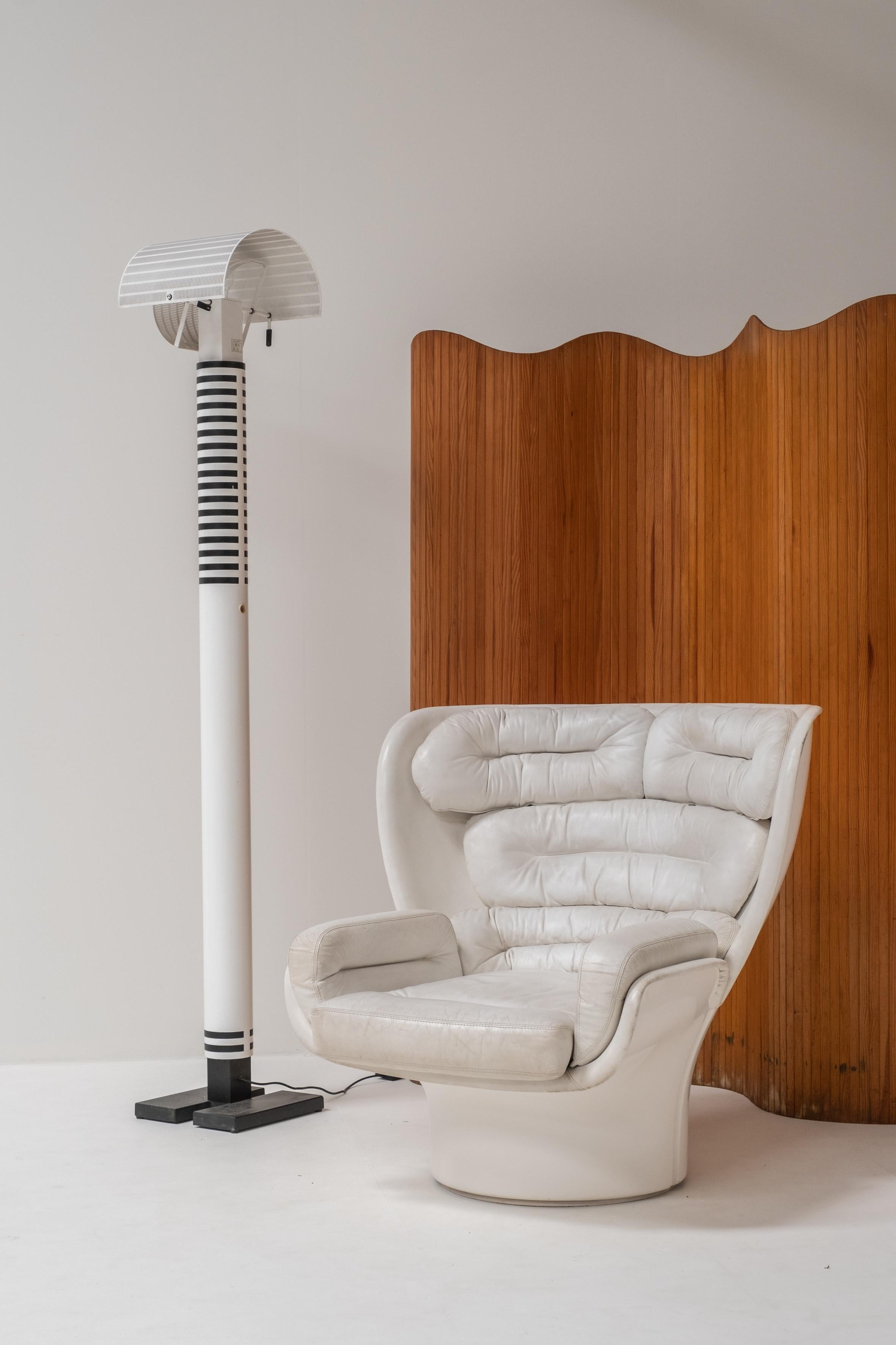 Silla Elda de Joe Colombo para Comfort, Italy, 1963

Esta icónica tumbona Elda fue diseñada por Joe Colombo en 1963 y producida por Comfort, Italy. Bautizada con el nombre de la esposa de Colombo, la silla Elda es una de las piezas más reconocibles
