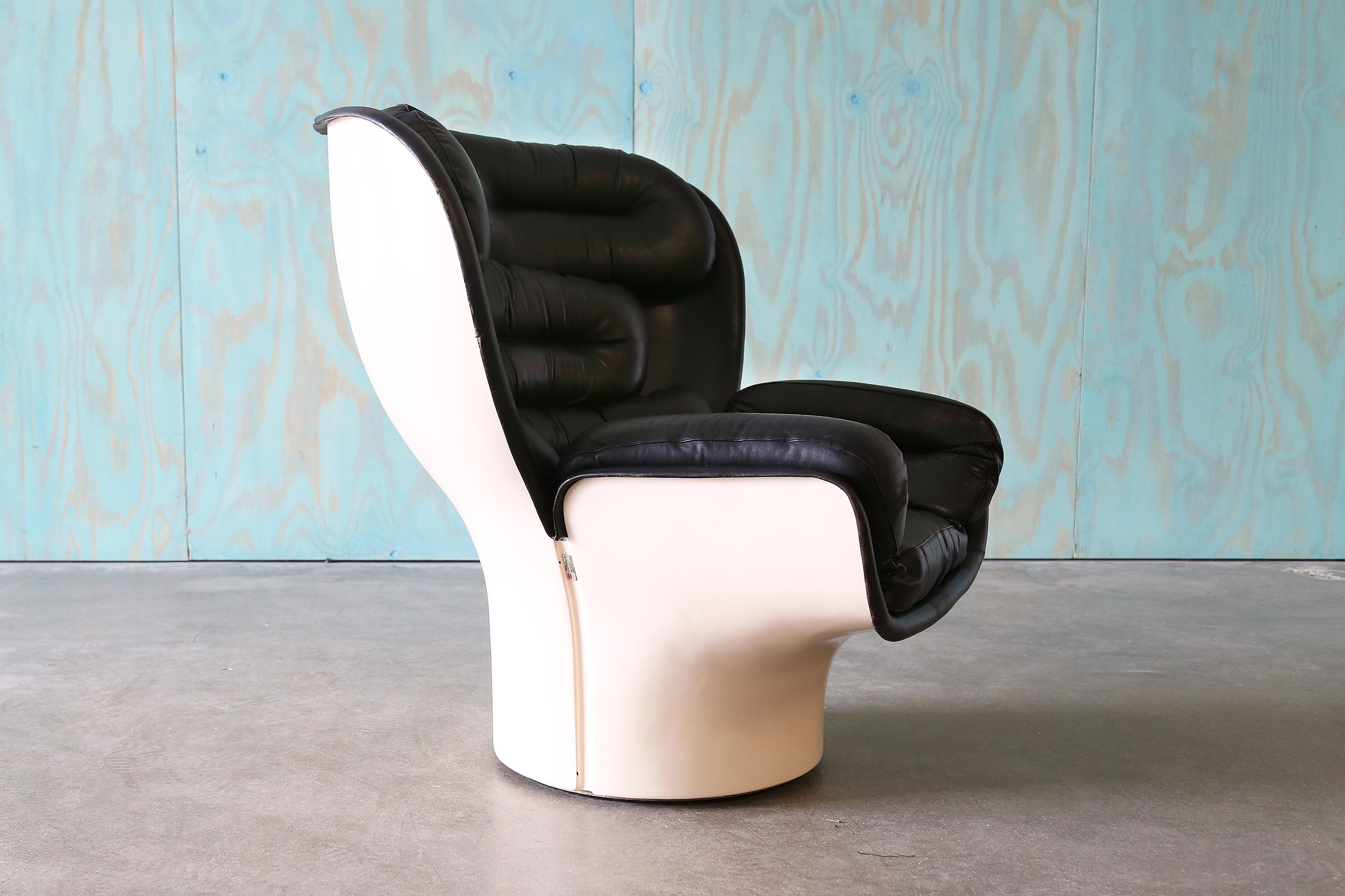 Elda Swivel Lounge Chair by Joe Colombo for Comfort Italy, circa 1963 In Fair Condition For Sale In Virginia Beach, VA