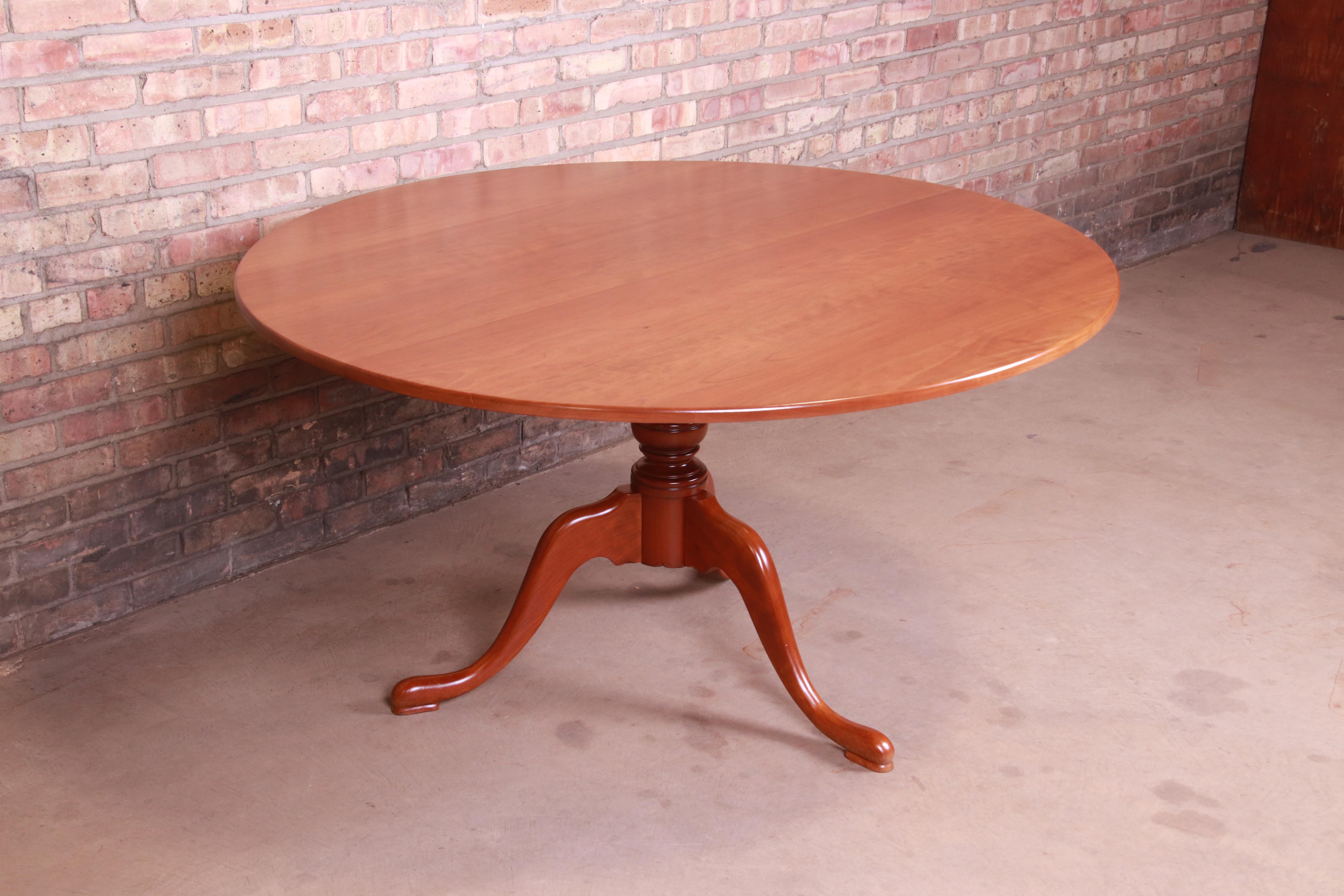 Eldred Wheeler Queen Anne Cherry Wood Tilt Top Pedestal Dining Table, Refinished In Good Condition In South Bend, IN