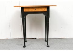 Eldred Wheeler, Queen Anne-Stil, Tiger-Ahorn-Beistelltisch mit Schublade
