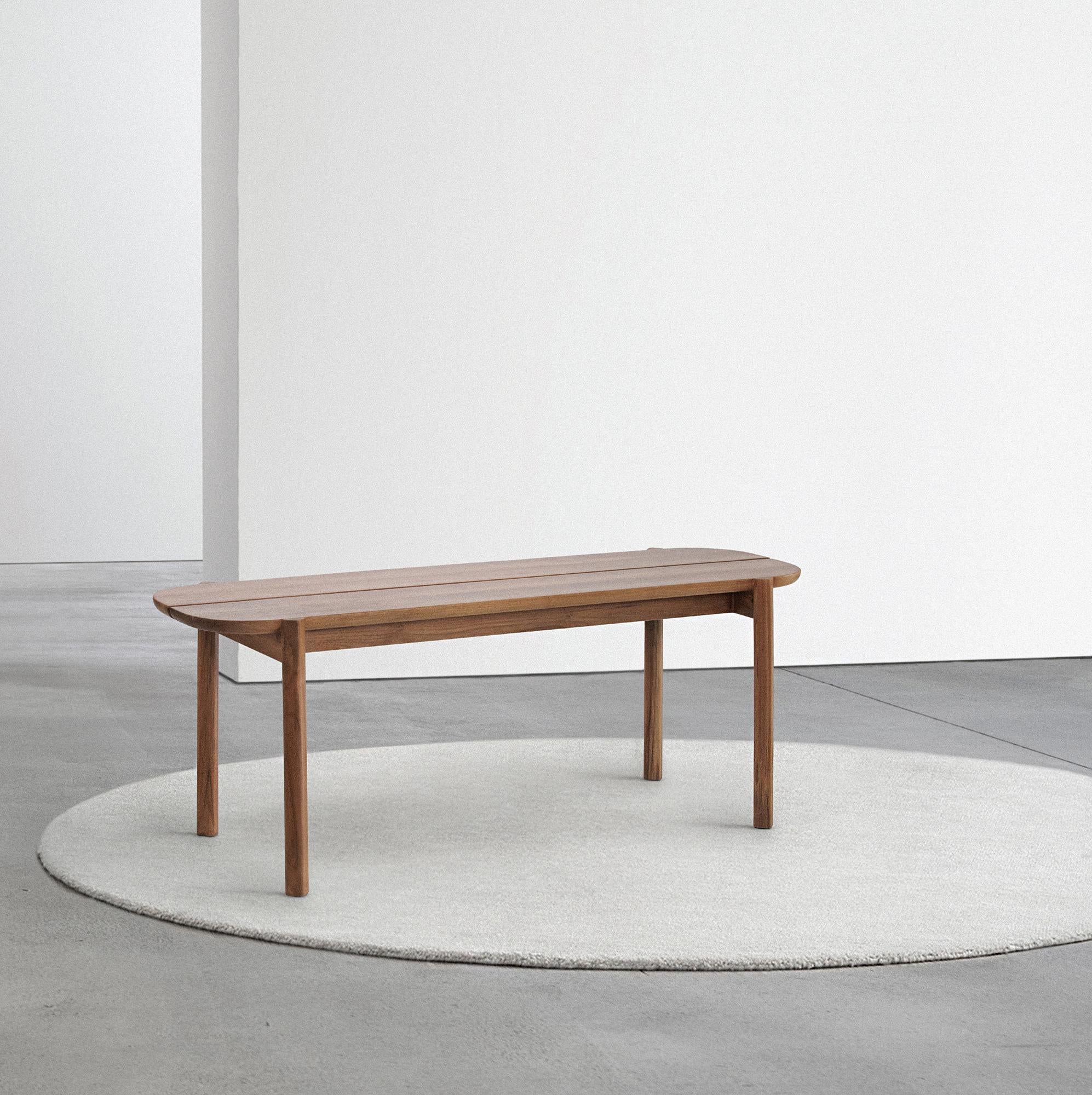Banc Ele de Murubi
Dimensions : L 120 x P 42 x H 45 cm. 
MATERIAL : Bois de noyer (naturel).

Également disponible dans différents matériaux : Bois de frêne (naturel), Bois de teck (naturel), Bois de noyer (naturel).

Murubi est une marque de design