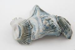 CERAMIC MASK (bleu glacé) -  5.5 x 6,5 - Céramique et glaçure blanche, bleue, 2021