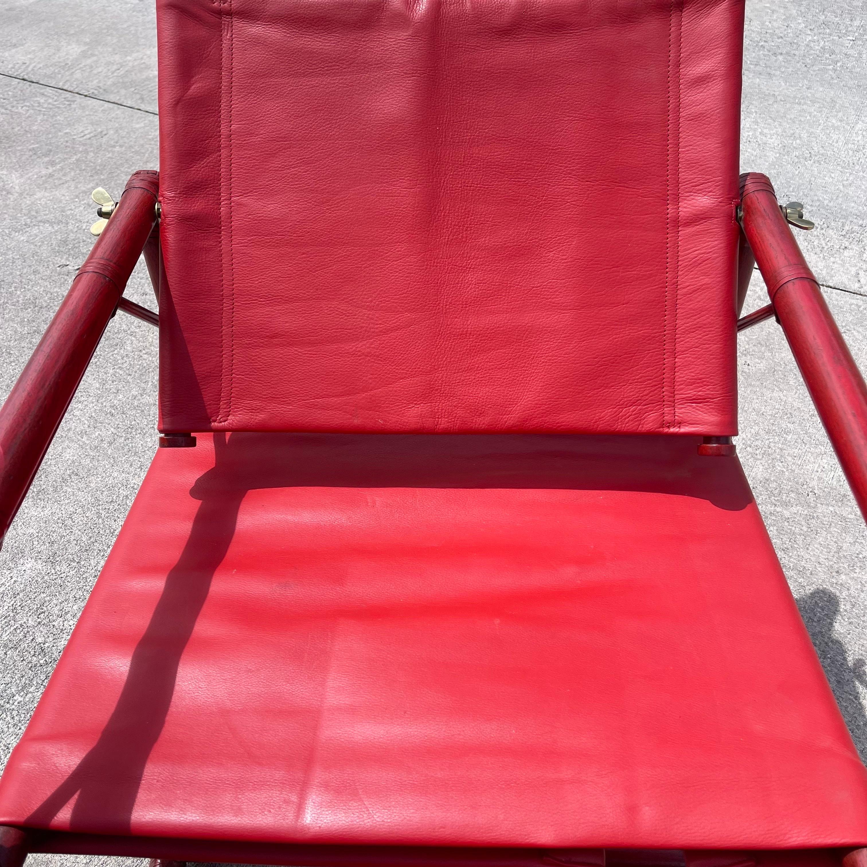 Eleanor Forbes für McGuire Roter Rattan Offiziersstuhl Campaigner Lounge Ottoman im Angebot 2