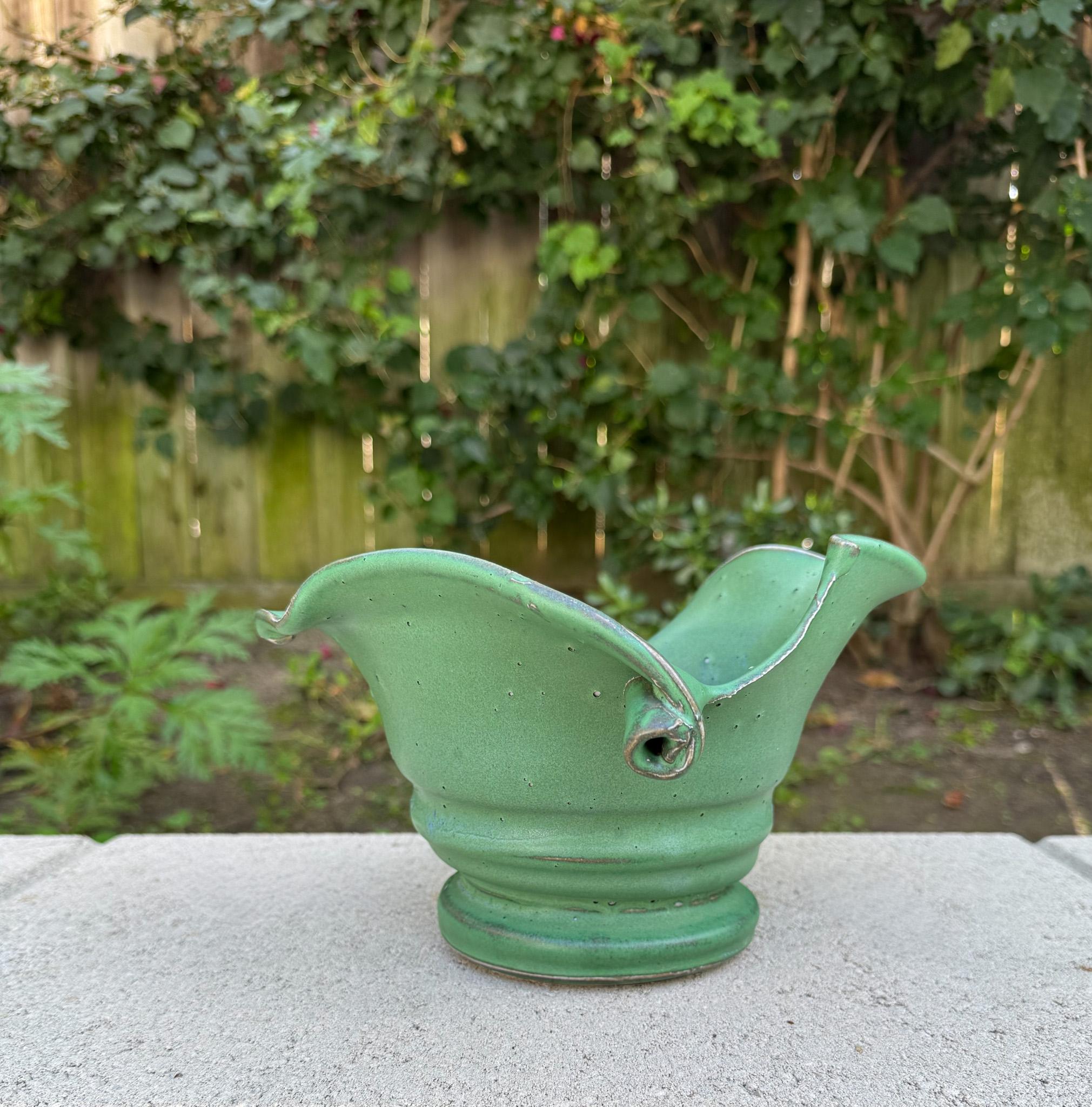 Vaso scultoreo moderno in ceramica di Eleanor Myers, Oregon, anni '90 in vendita 3