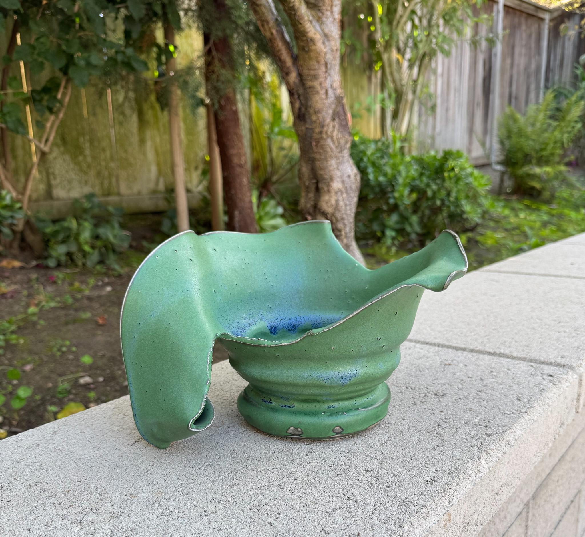 Vaso scultoreo in ceramica di Eleanor Myers, Oregon, anni '90. 