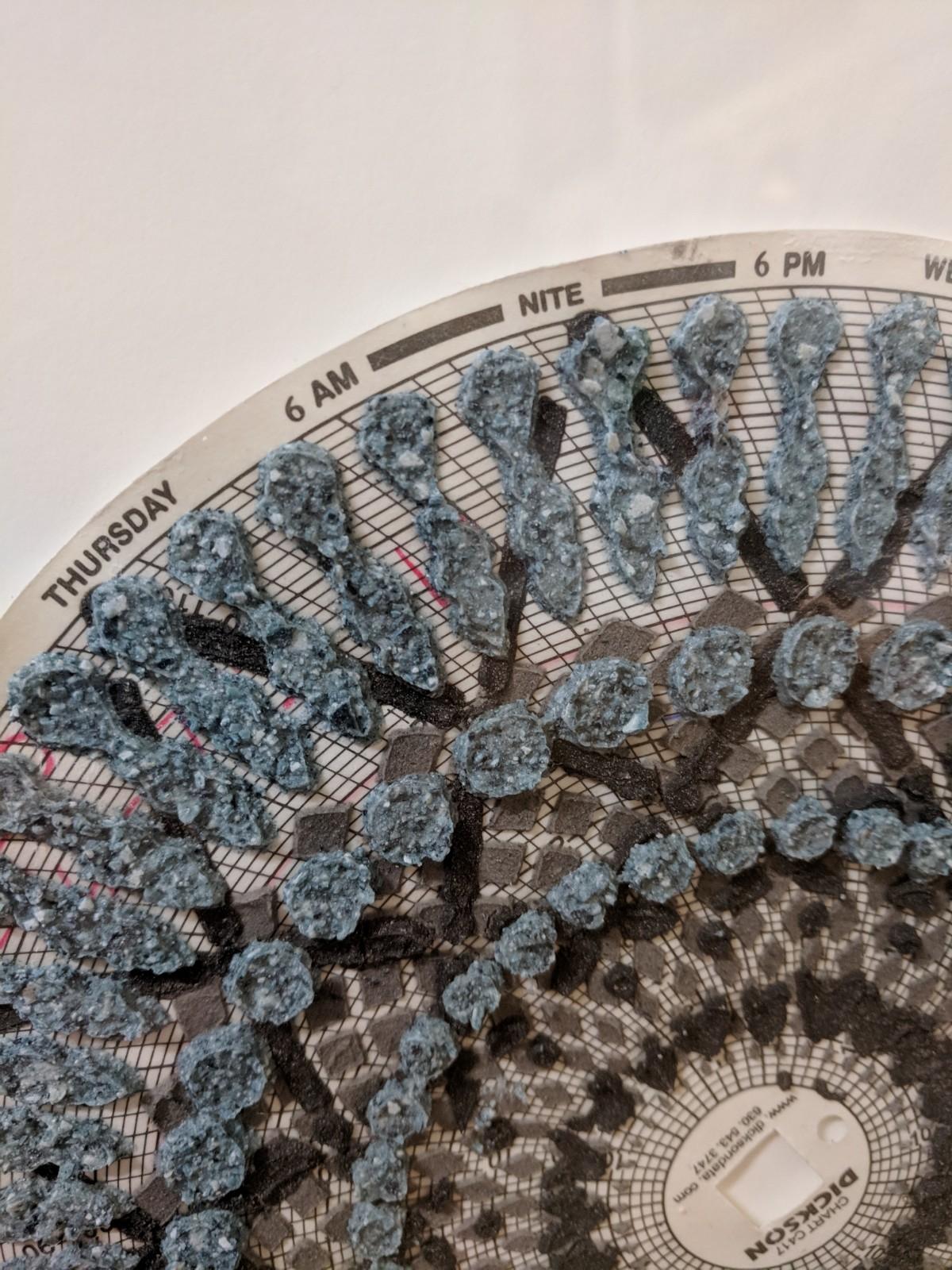 Graph Mandala One - Technique mixte cercle à motifs gris, bleu anthracite texturé en vente 11