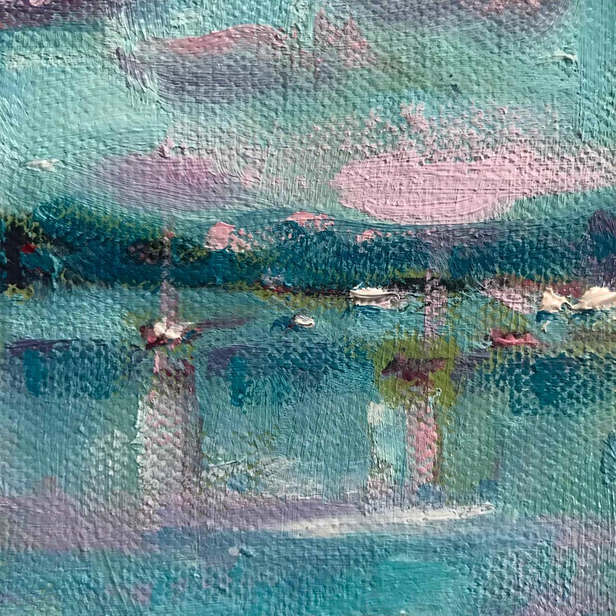 Remando en el lago Windermere es un cuadro original de Eleanor Woolley. El cuadro muestra una escena del lago Windermere con varios remeros en las aguas poco profundas del lago. Hay barquitos anclados, cuyos reflejos se derraman sobre la superficie.