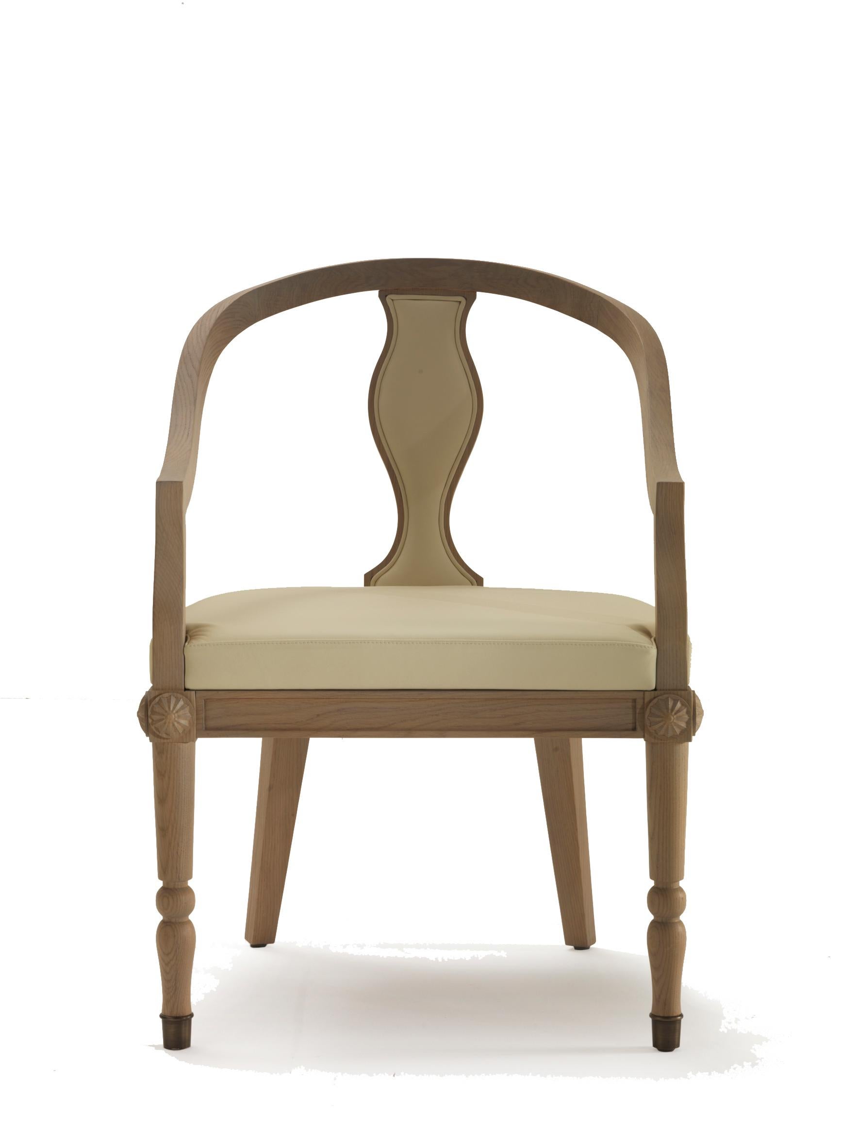ELECTRESS Upholstered Dining Armchair in Cream Leather and Natural Oak Wood In New Condition For Sale In Lentate sul Seveso, Monza e Brianza
