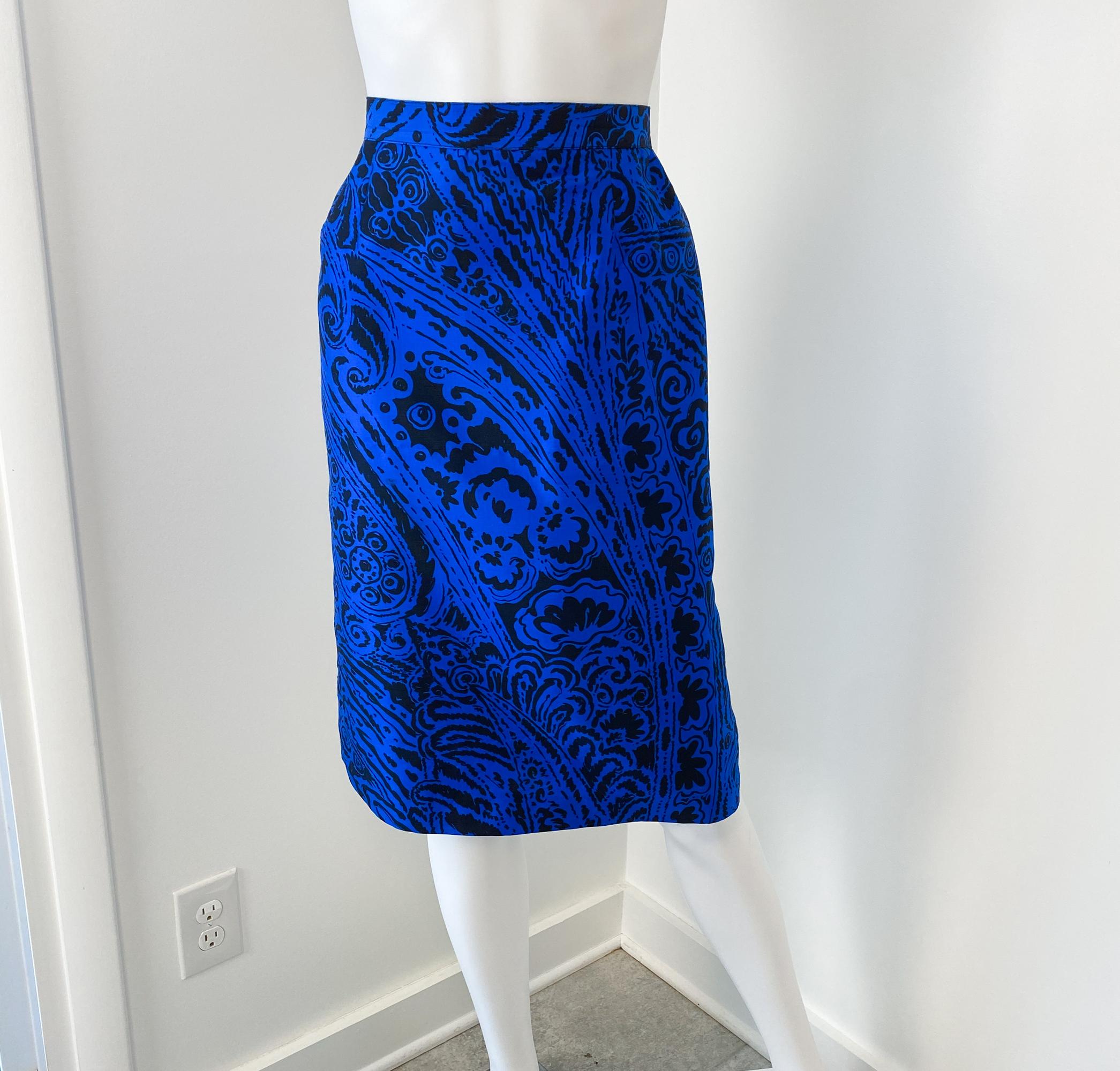 Jupe de cocktail en soie bleu électrique et noir Taille 8/10, années 1980 en vente 11