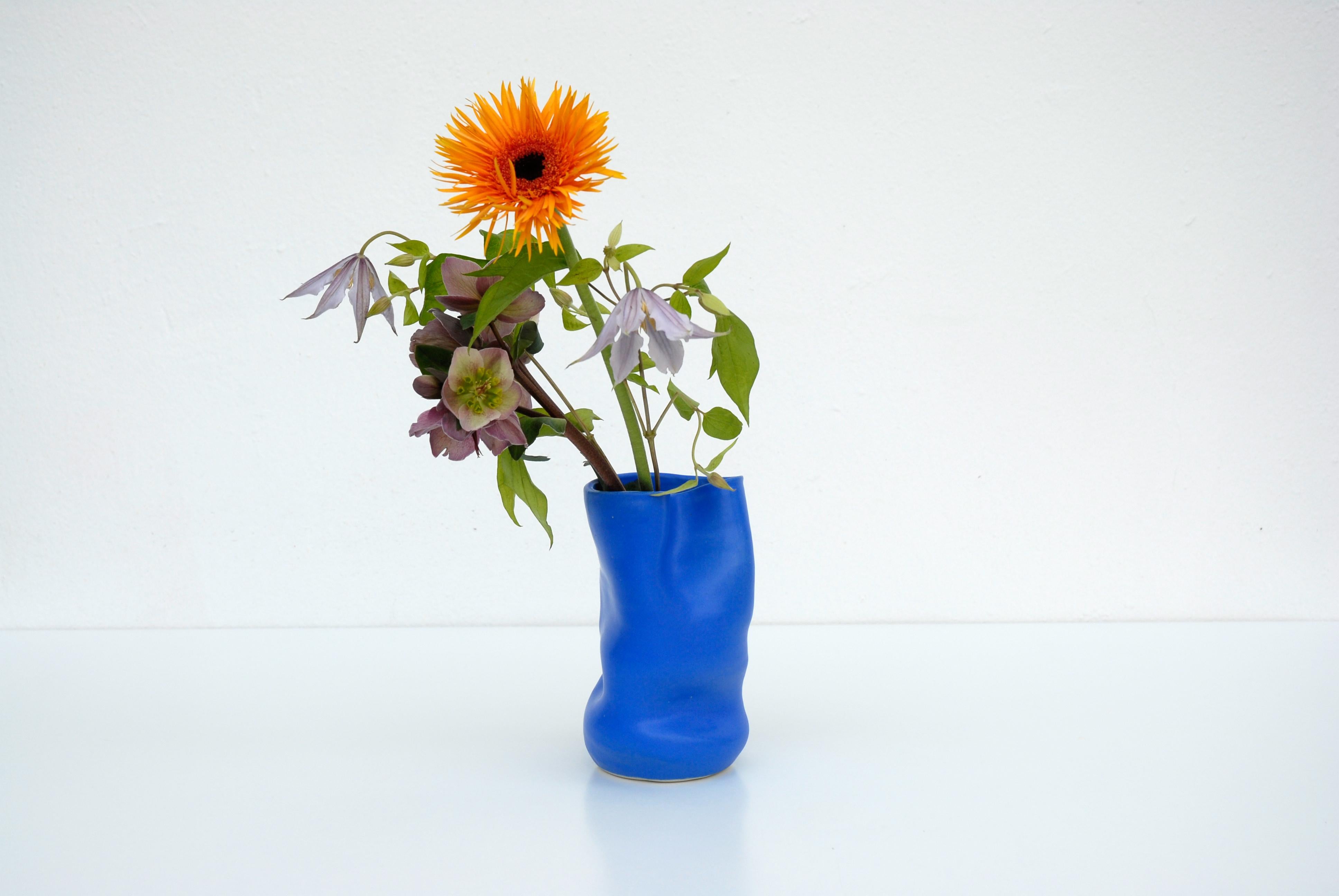 Organic Modern Electric Blue Helix Vase Handmade in Barcelona by Niho Ceramics For Sale