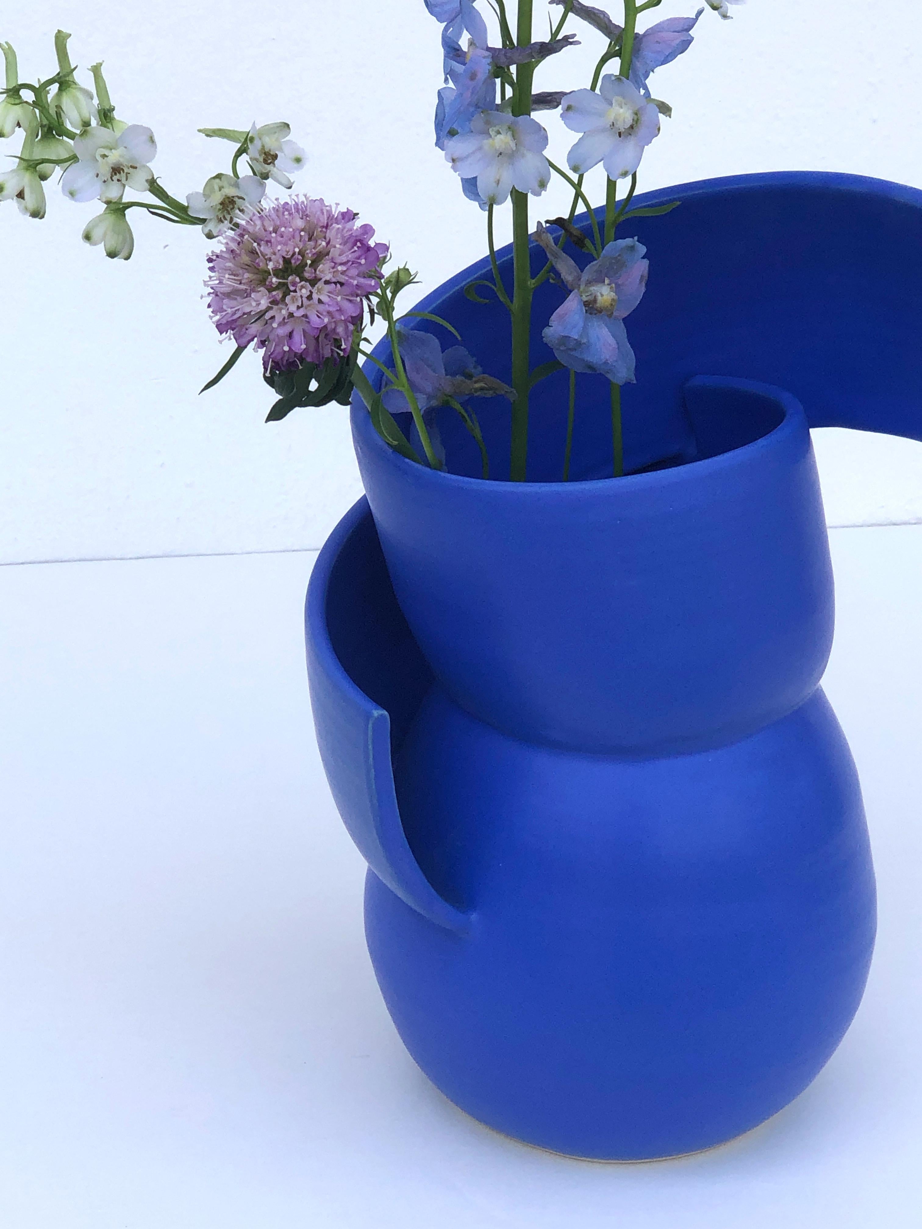 Spanish Electric Blue Helix Vase Handmade in Barcelona by Niho Ceramics For Sale