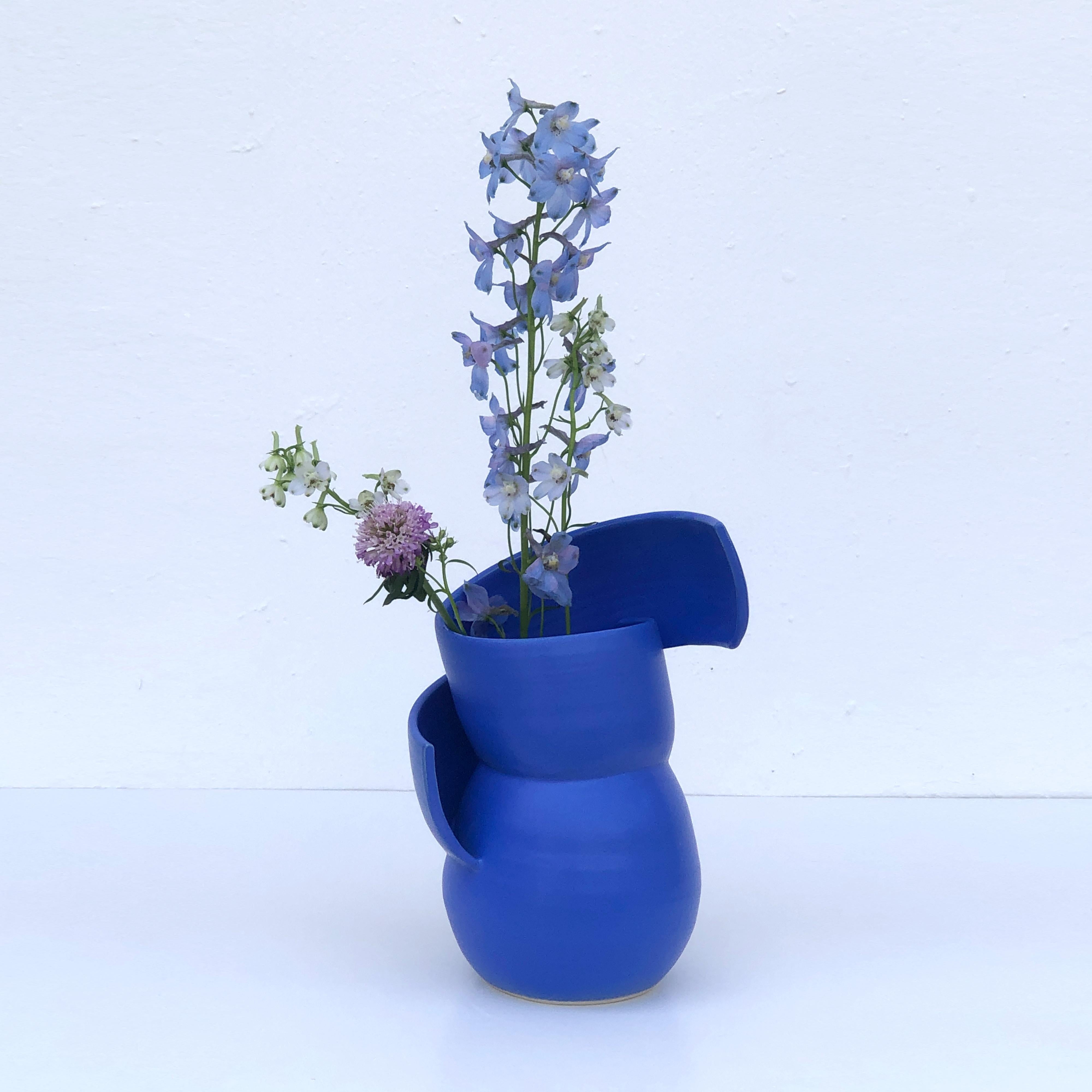 Contemporary Electric Blue Helix Vase Handmade in Barcelona by Niho Ceramics For Sale