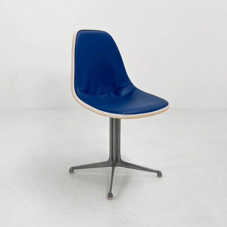 Mid-Century Modern Electric Blue La Fonda Chair by Charles & Ray Eames for Herman Miller, 1960s For Sale