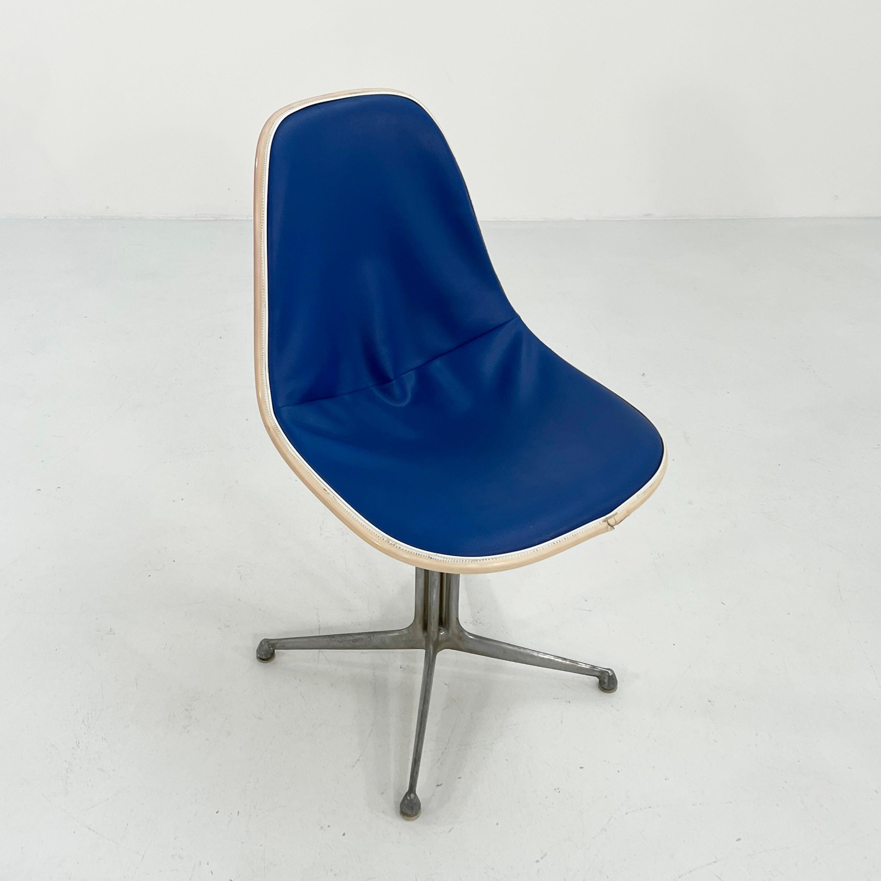 Electric Blue La Fonda Chair by Charles & Ray Eames for Herman Miller, 1960s In Good Condition In Ixelles, Bruxelles