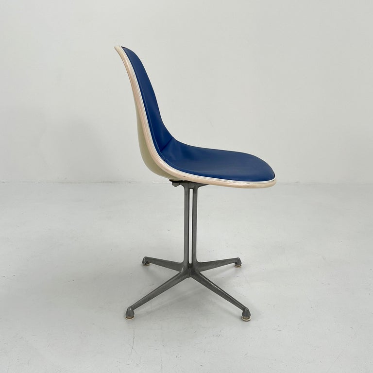 Mid-20th Century Electric Blue La Fonda Chair by Charles & Ray Eames for Herman Miller, 1960s For Sale