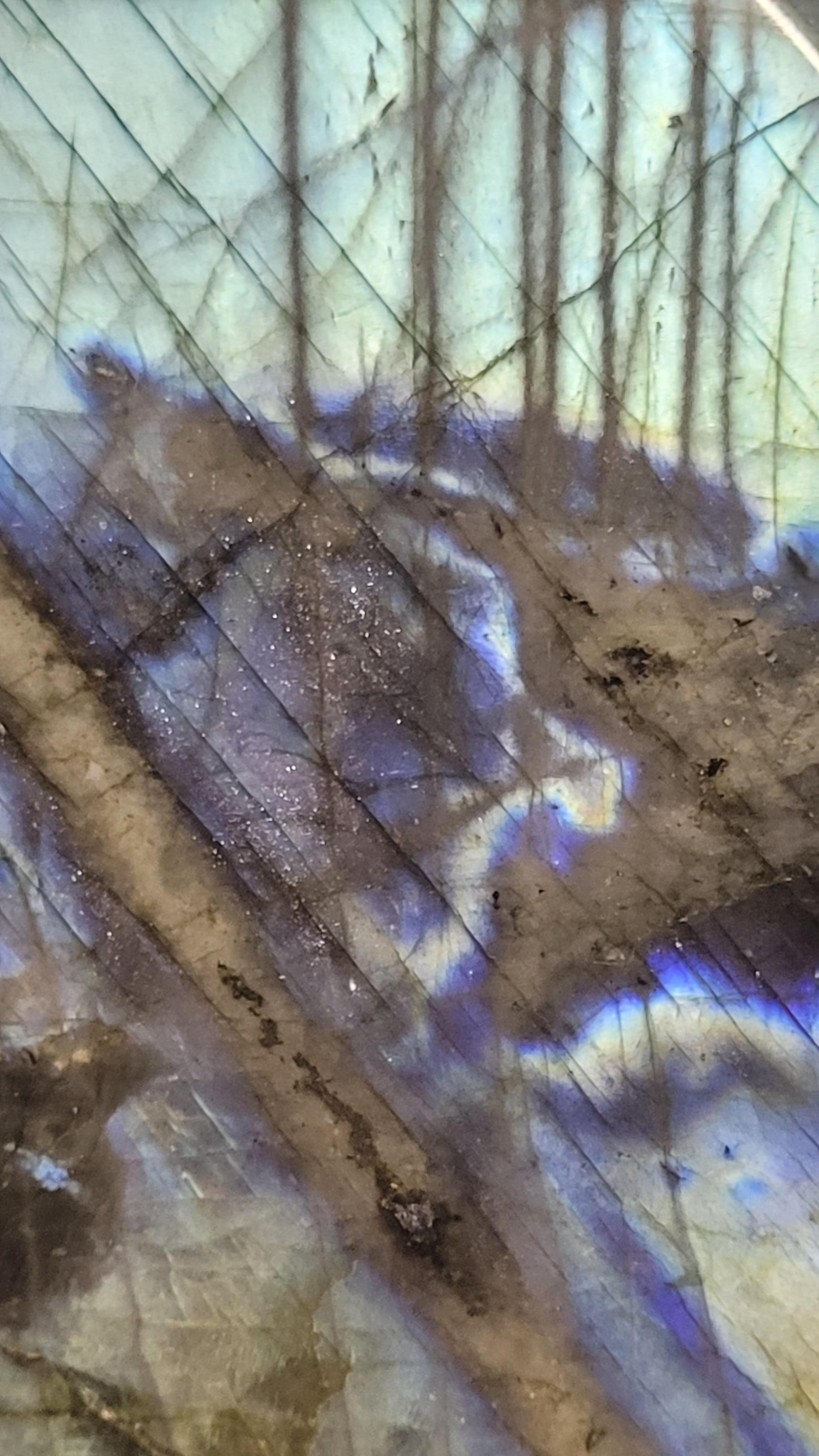 Electric Blue Labradorite polished bloc In New Condition For Sale In MARSEILLE, FR