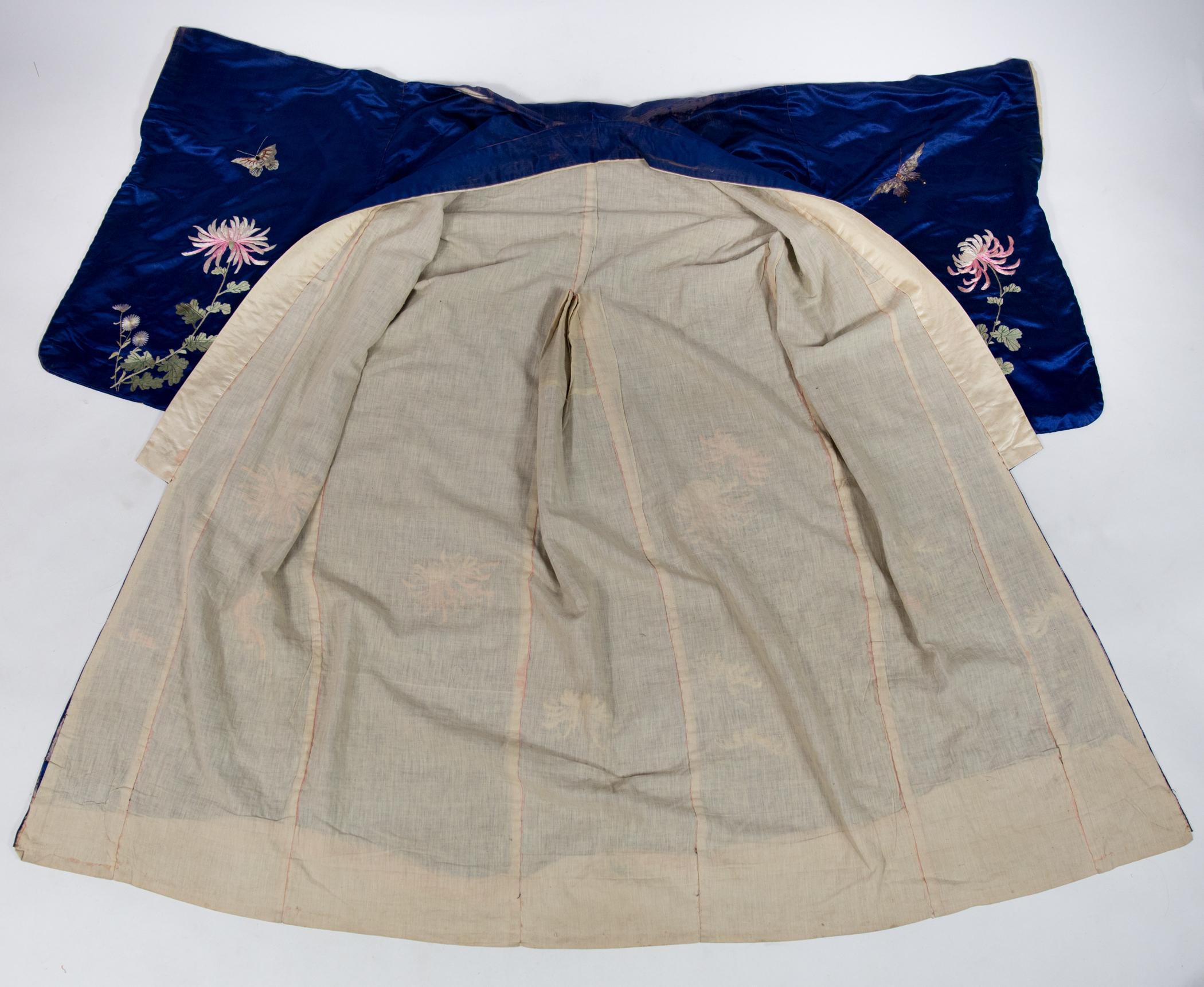  Electric Blue Satin Japanese Kimono Circa 1920/1940 3
