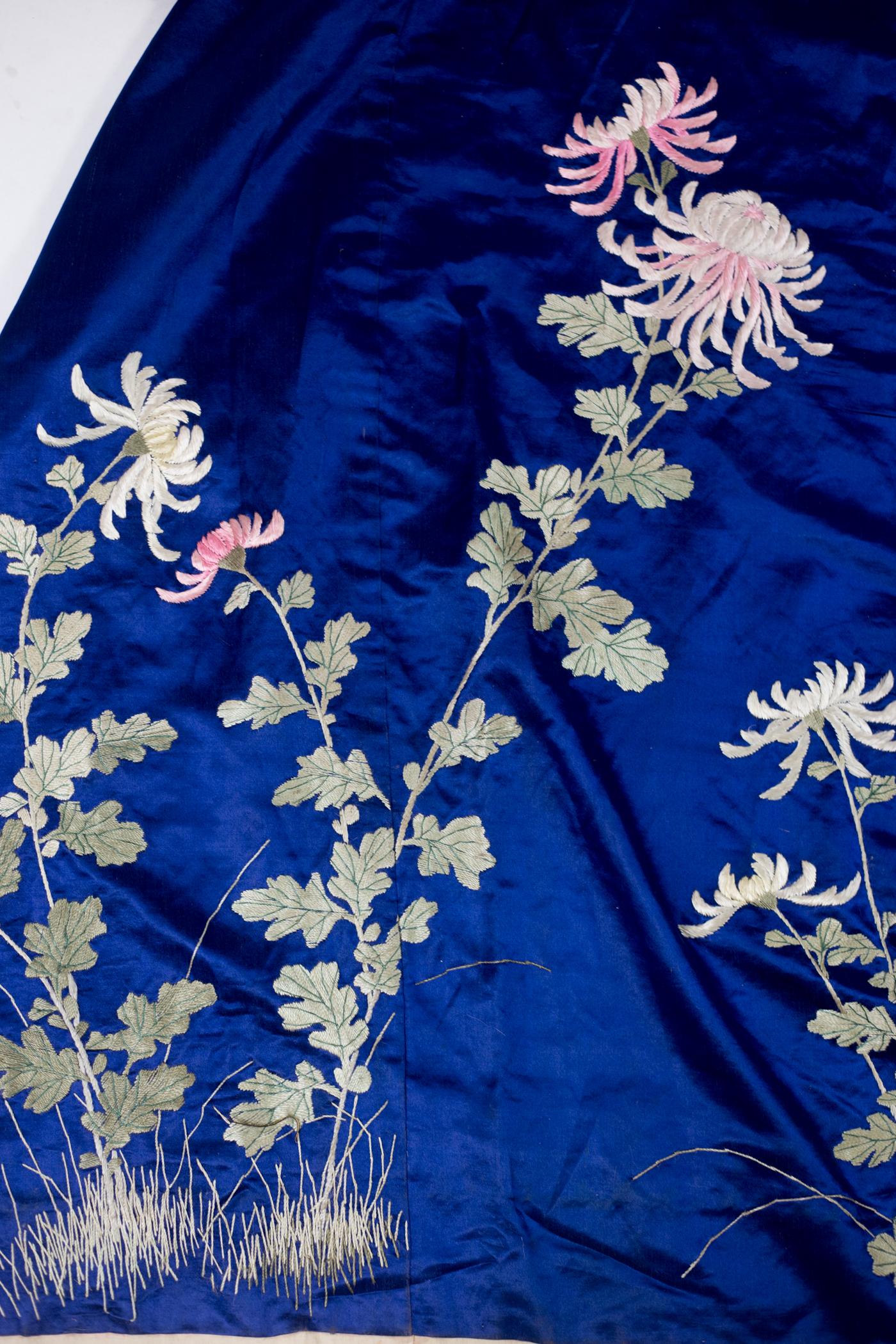  Electric Blue Satin Japanese Kimono Circa 1920/1940 5