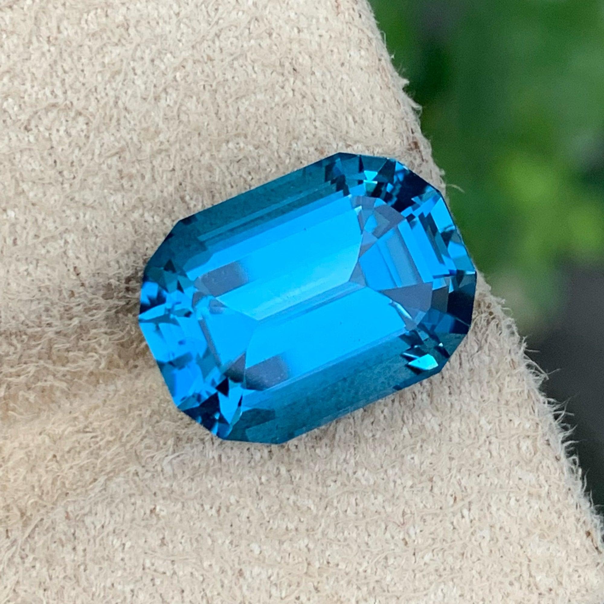 Electric London Blue Loose Topaz Gemstone of 15.50 carats from Africa has a wonderful cut in a 12-Edges shape, incredible Blue color. Great brilliance. This gem is Loupe Clean  Clarity. 
Product Information:
GEMSTONE NAME: Electric London Blue Loose