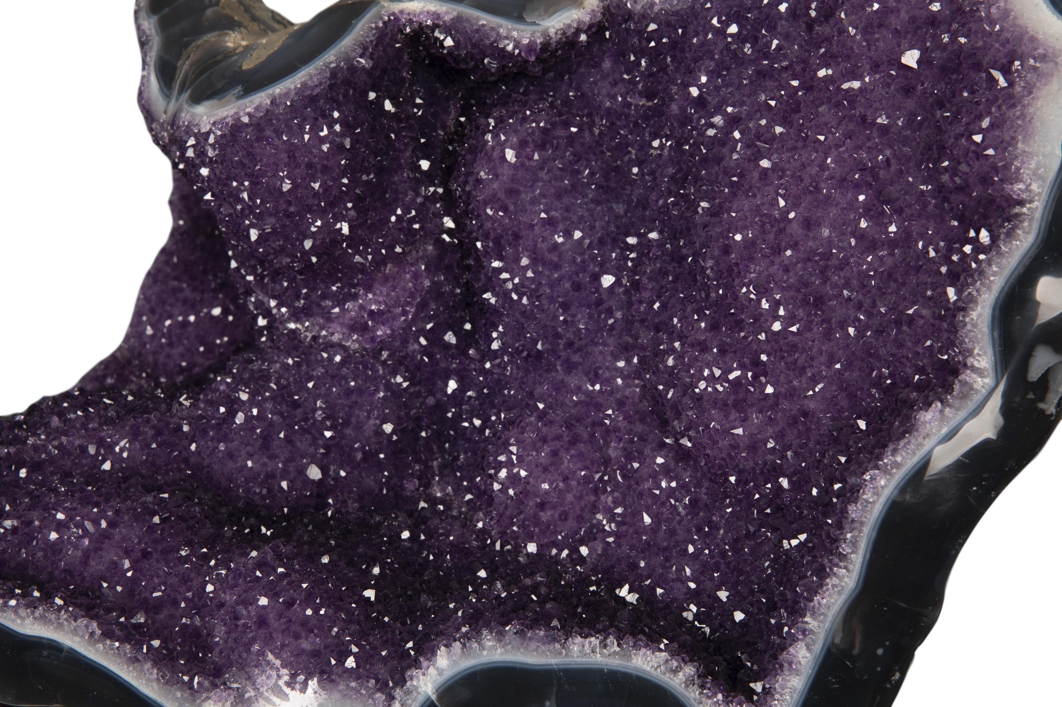 Agate Améthyste violette électrique entourée de quartz blanc et d'agate bleu foncé/gris en vente