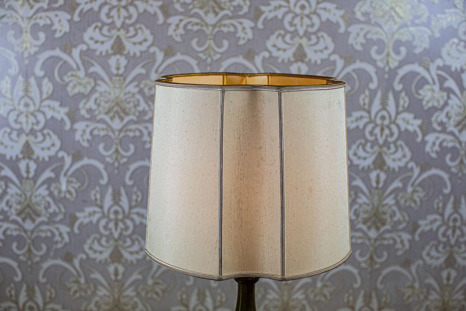 Electric Table Lamp from the 20th Century on Metal Base In Good Condition In Opole, PL
