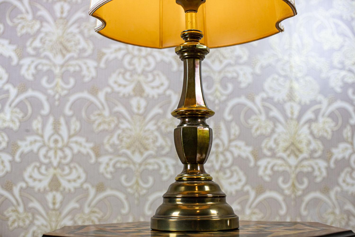 Electric Table Lamp from the 20th Century on Metal Base 4