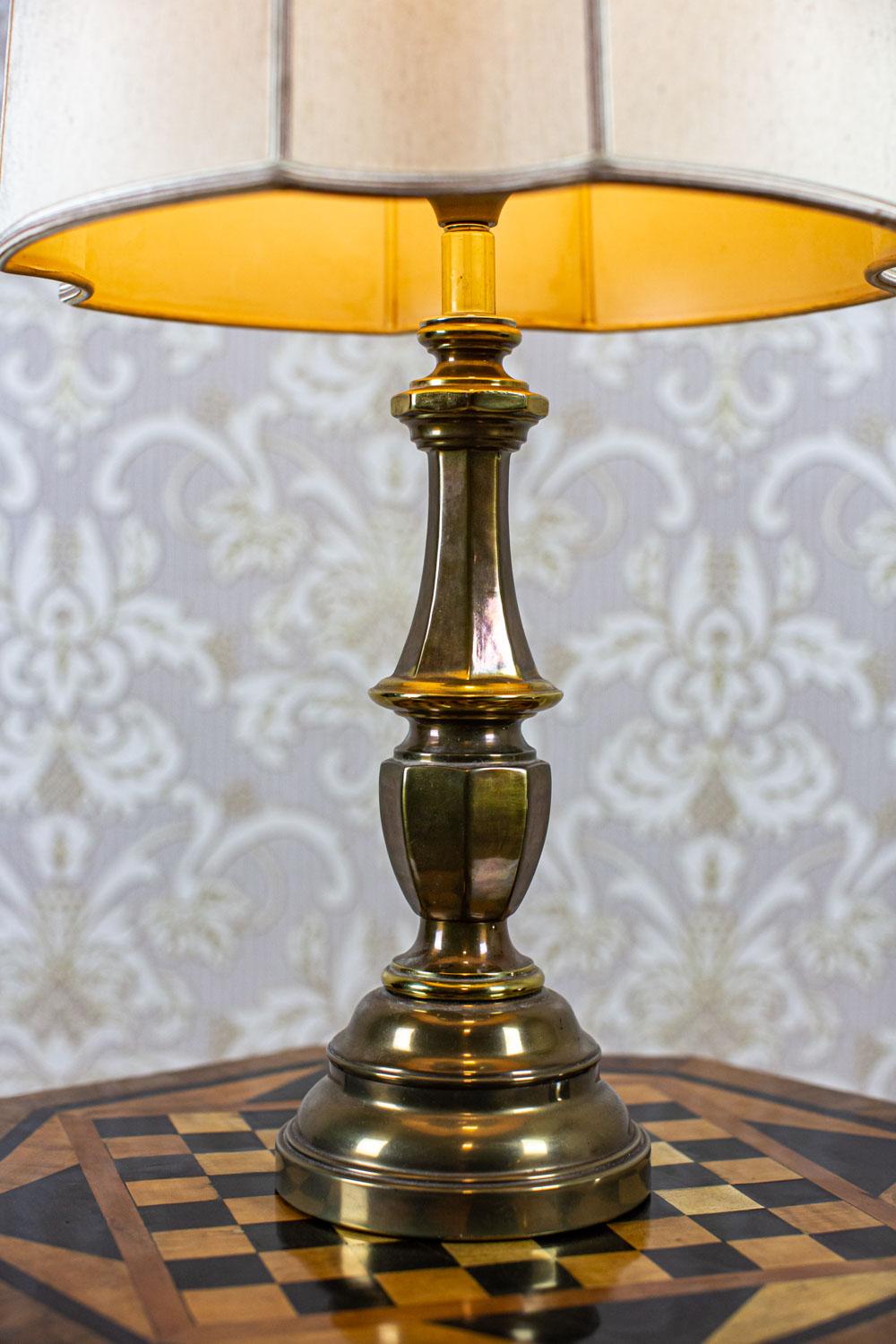Electric Table Lamp from the 20th Century on Metal Base 5
