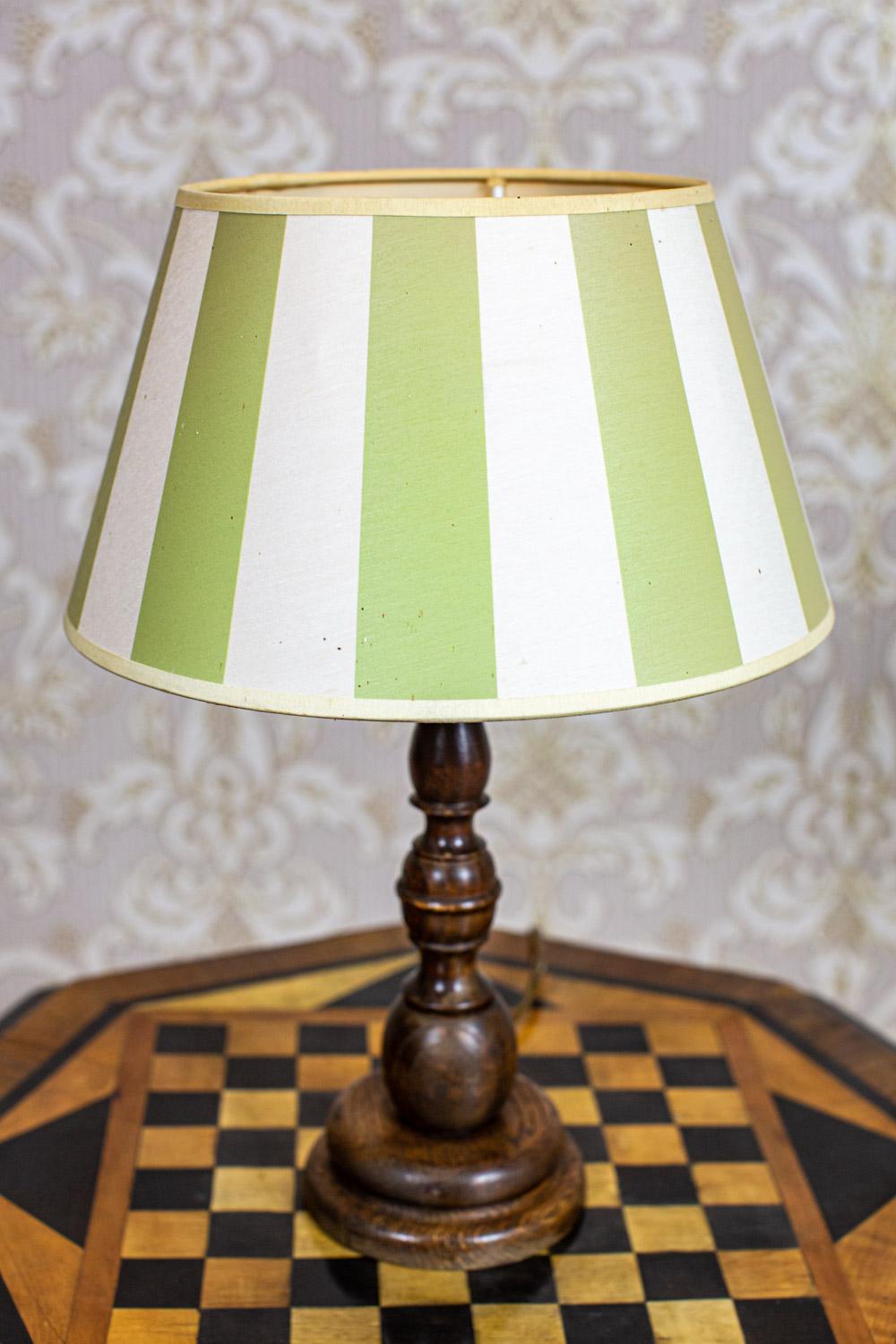 Electric Table Lamp From the Late 20th Century with Green-White Shade In Good Condition For Sale In Opole, PL