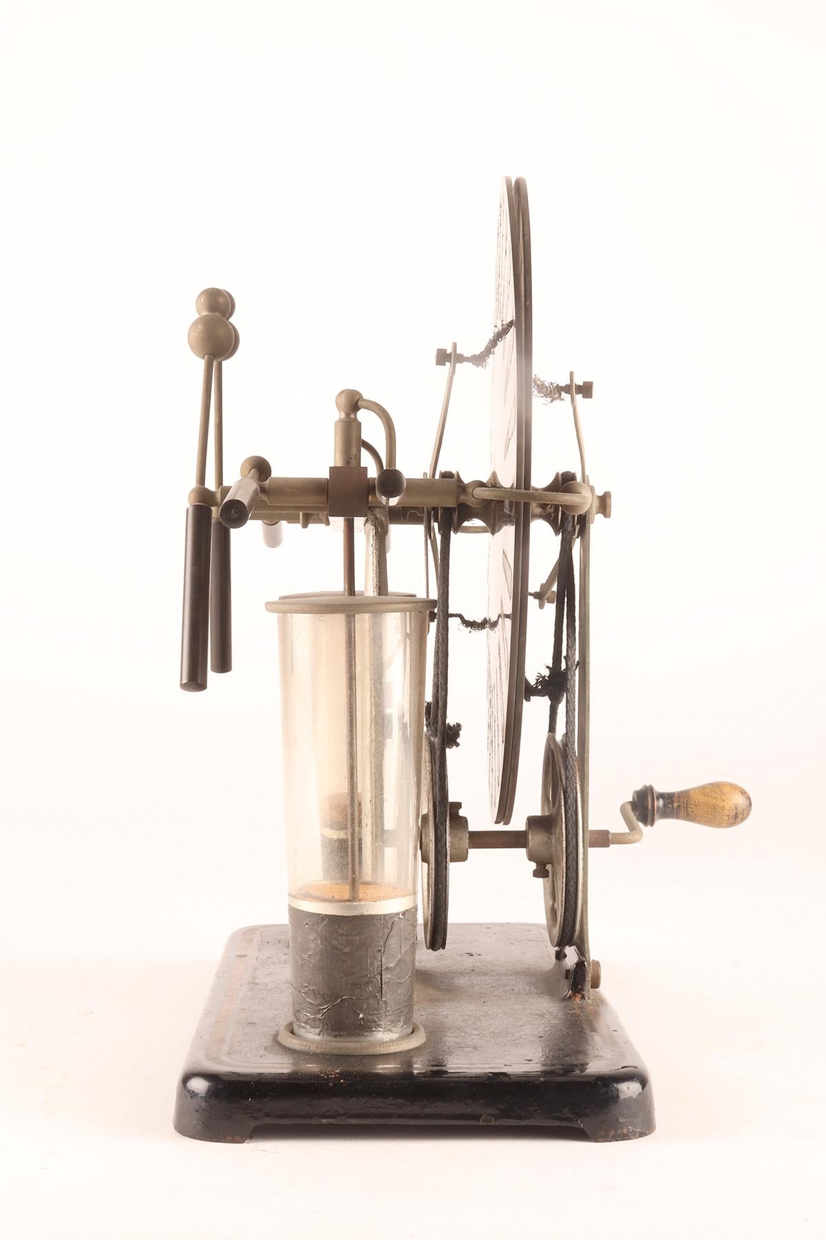 Electrostatic machine by Wimshurst, designed by Rinaldo Damiani, Italy 1900.  For Sale 2