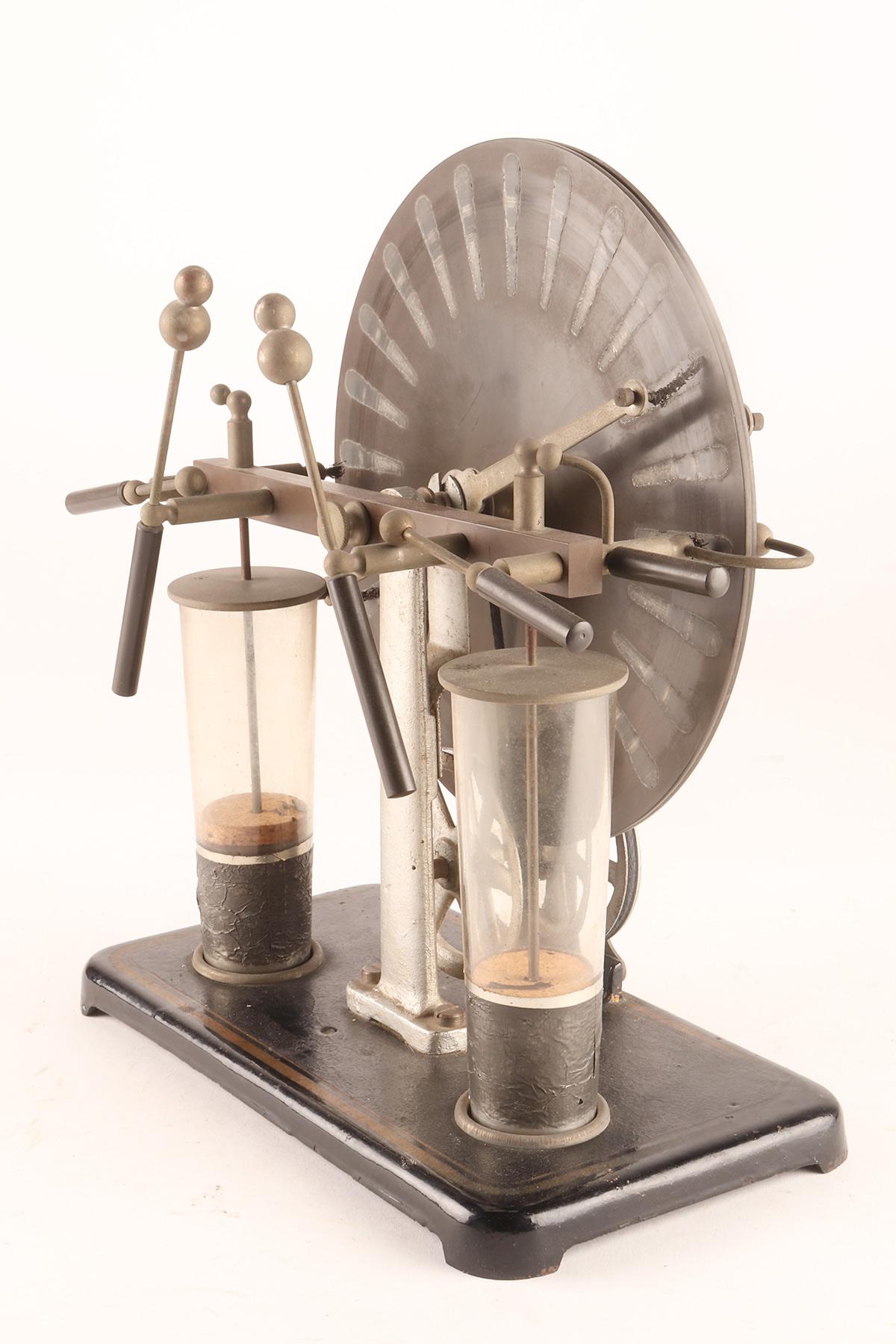 Electrostatic machine by Wimshurst, designed by Rinaldo Damiani, Italy 1900.  For Sale 3