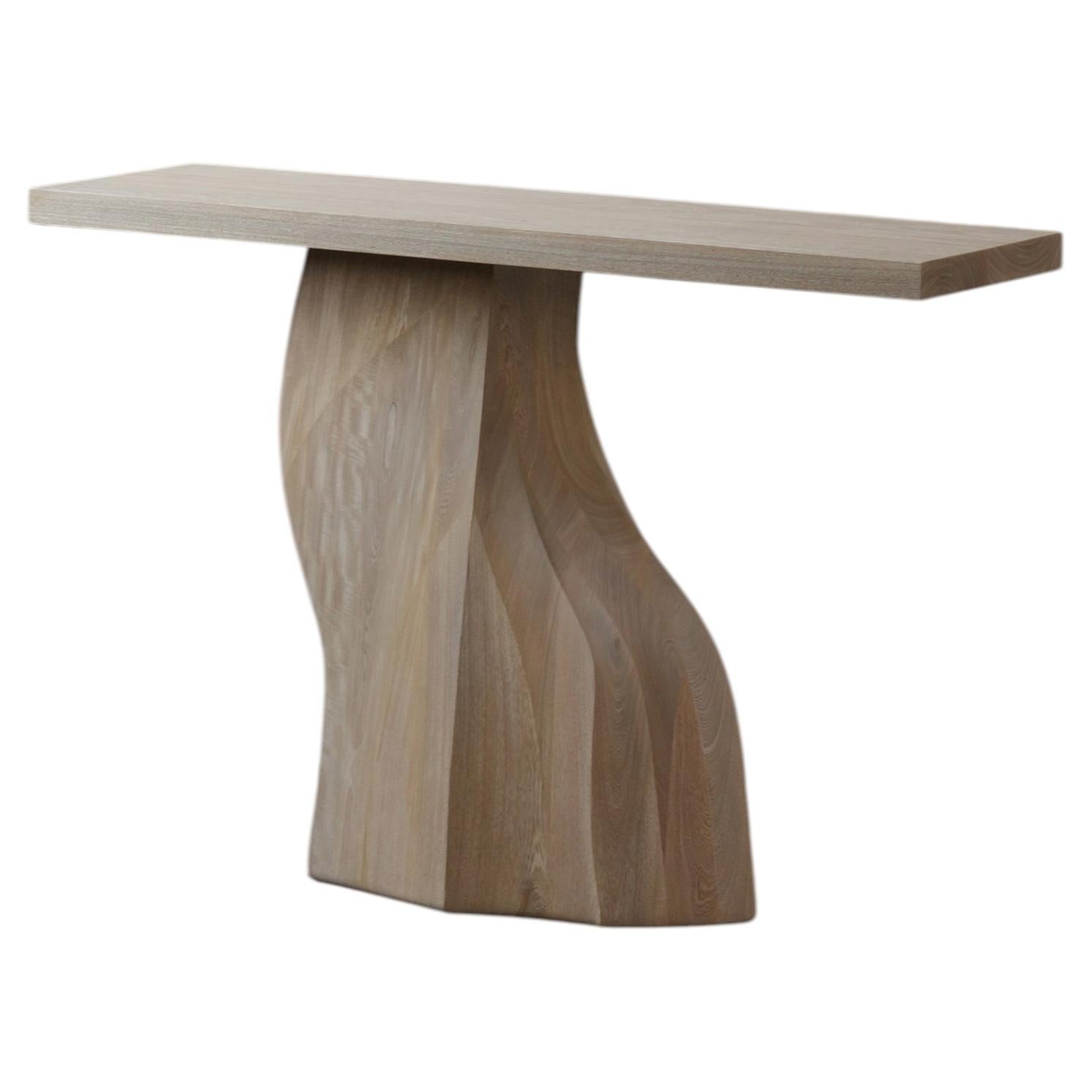 Elefante by NONO Console 20, Slender Oak Elegance, Substantial Presence