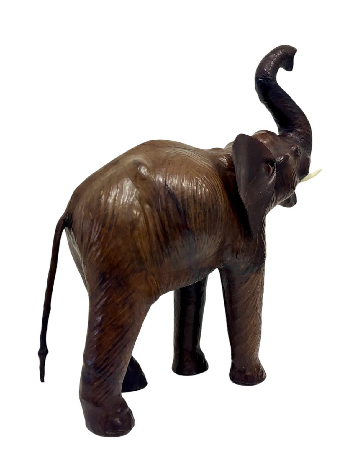 Cowhide Elefante de cuero For Sale